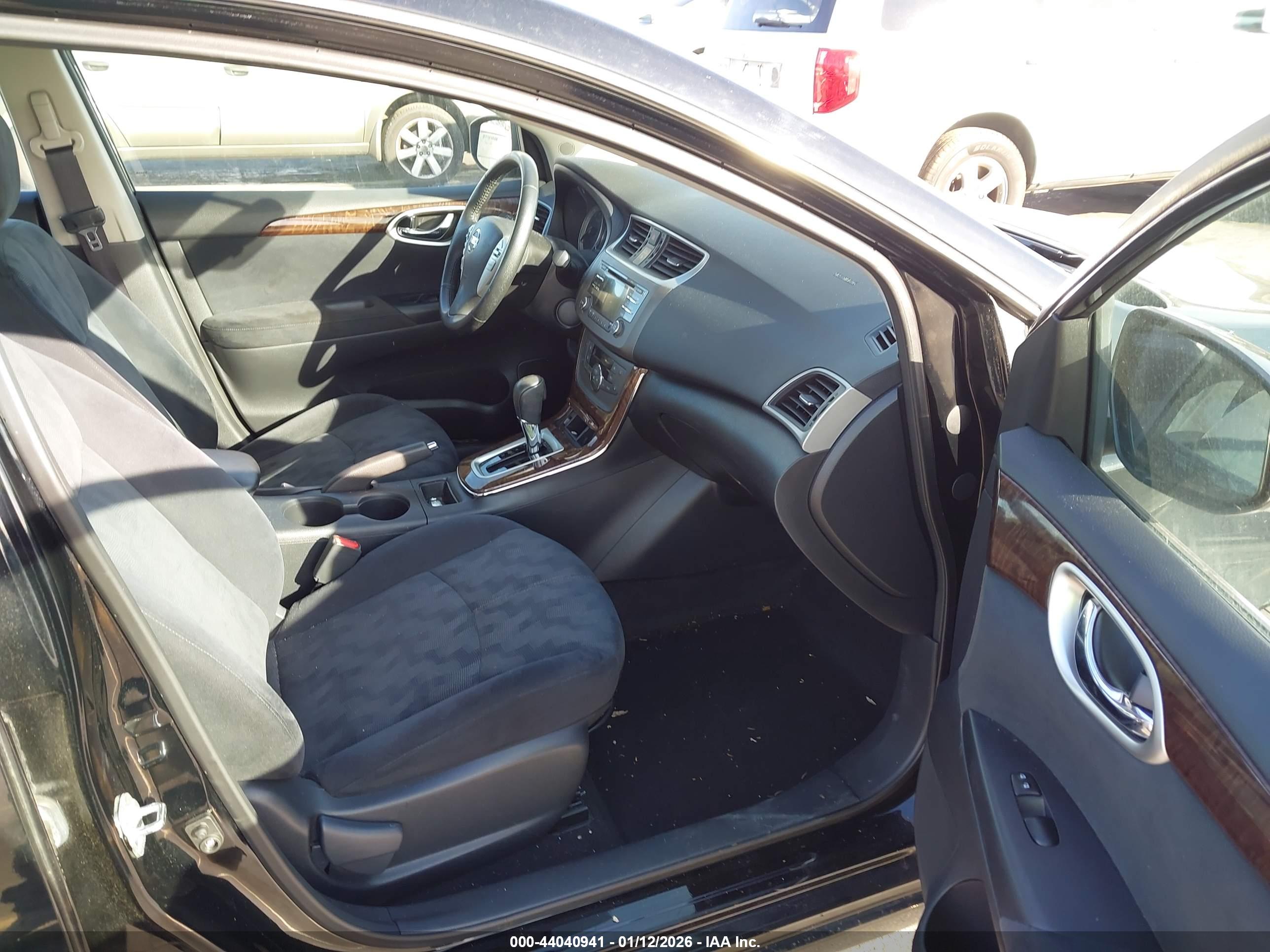 NISSAN SENTRA image 5