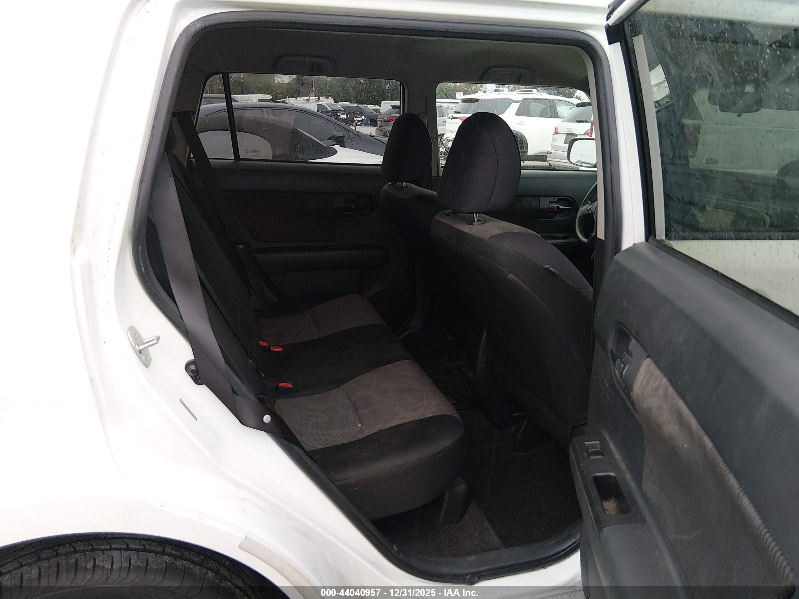 SCION XB image 8