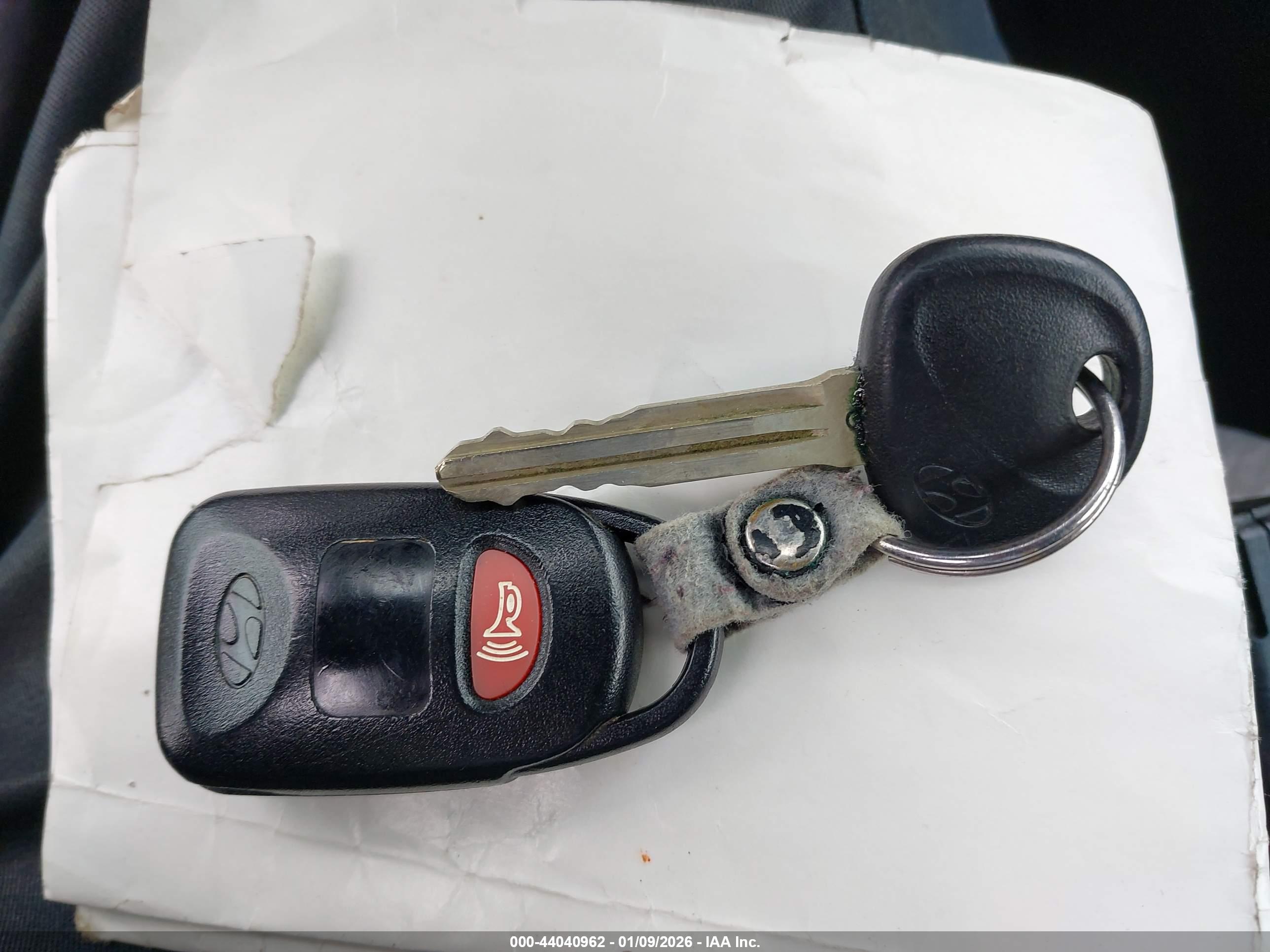 HYUNDAI ELANTRA image 11