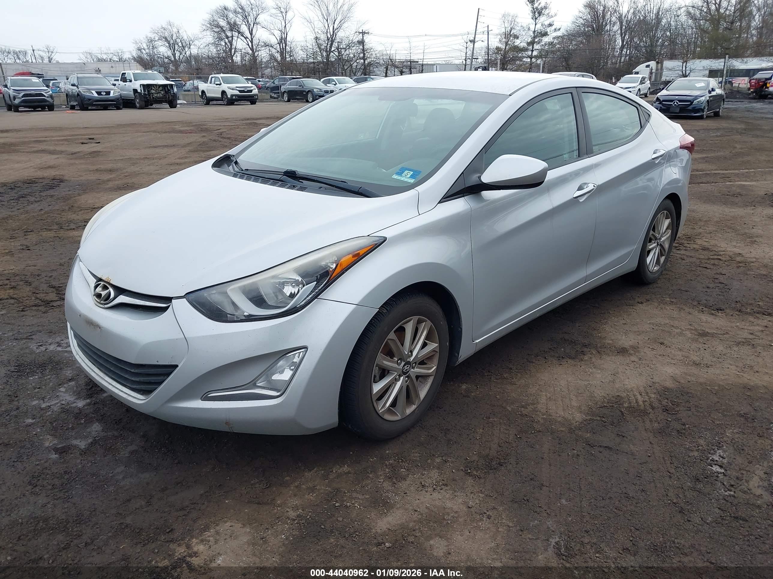 HYUNDAI ELANTRA image 2