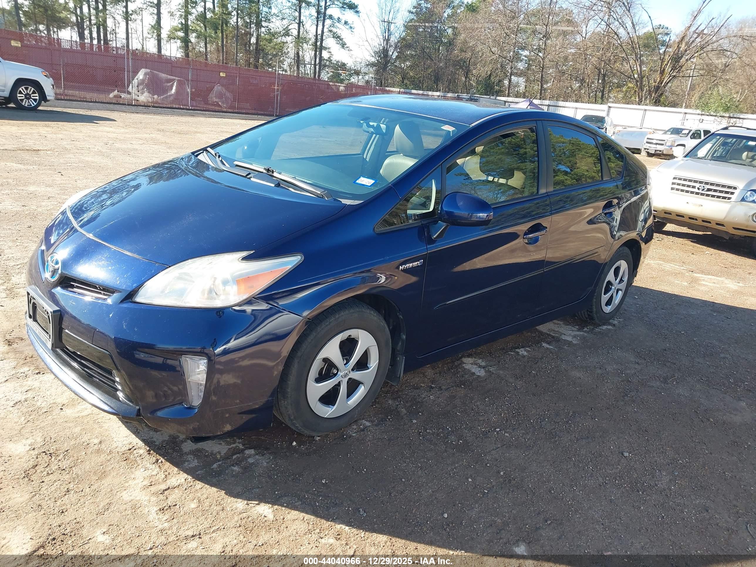 TOYOTA PRIUS image 2