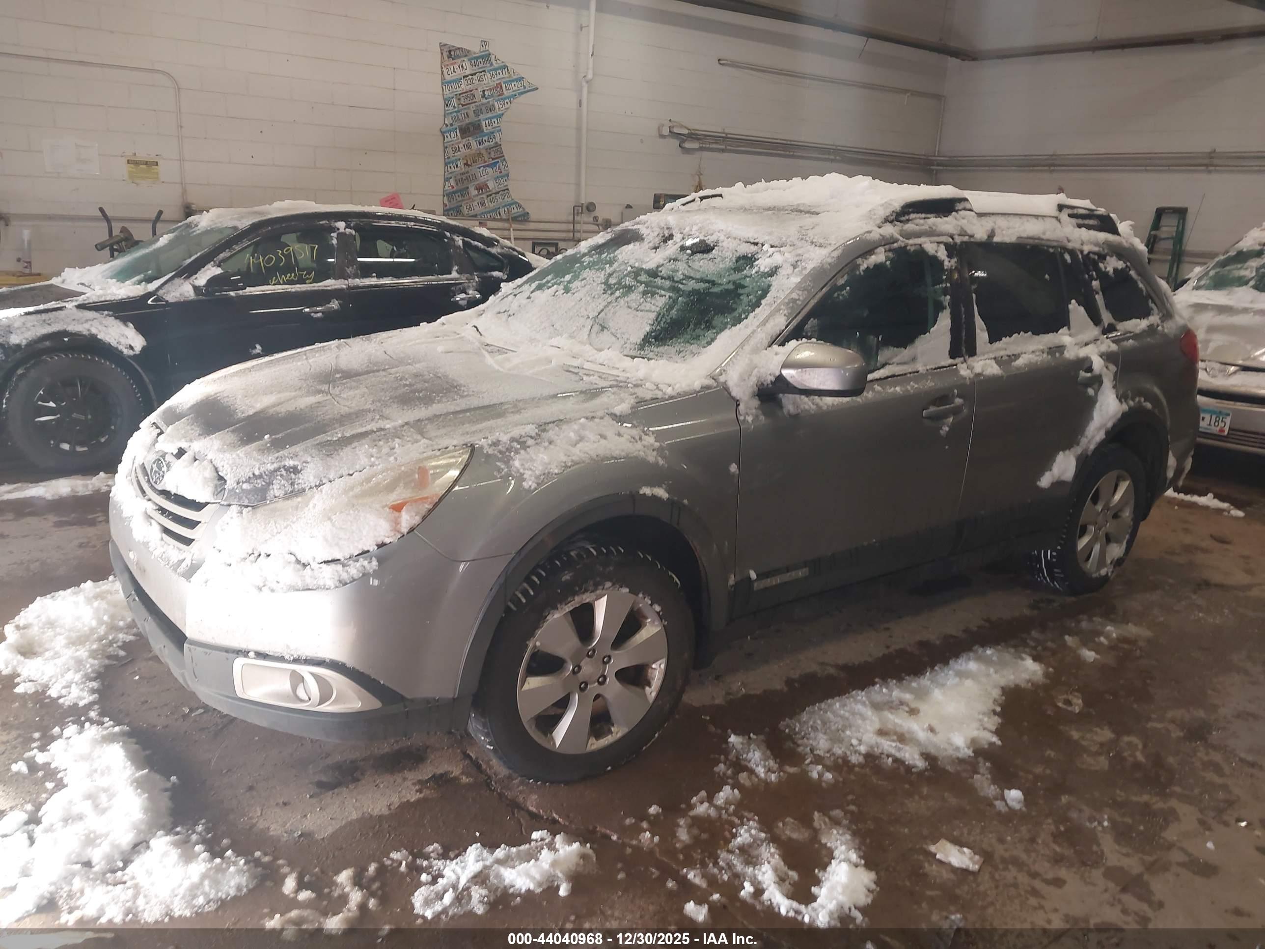 SUBARU OUTBACK image 2