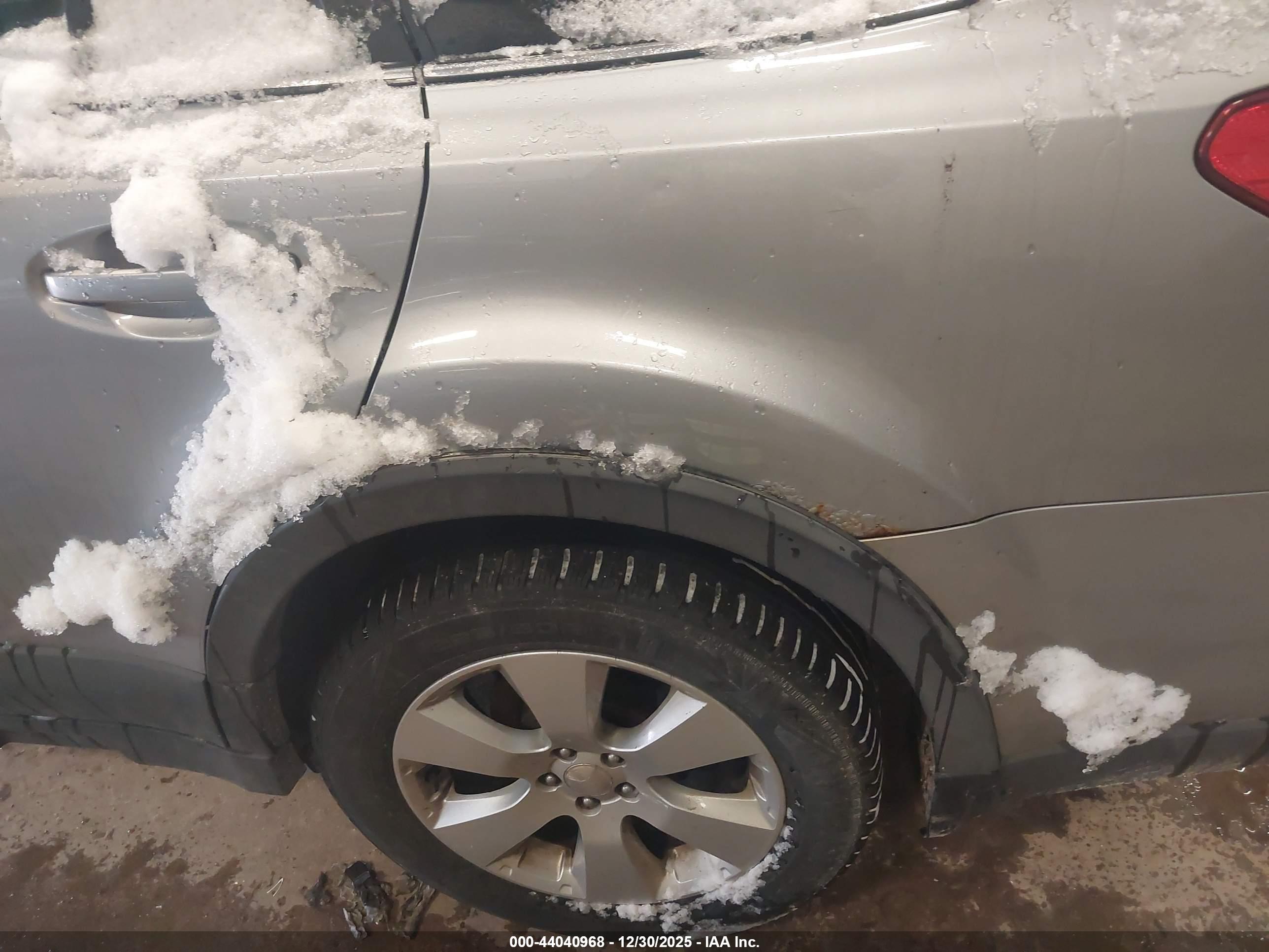 SUBARU OUTBACK image 6
