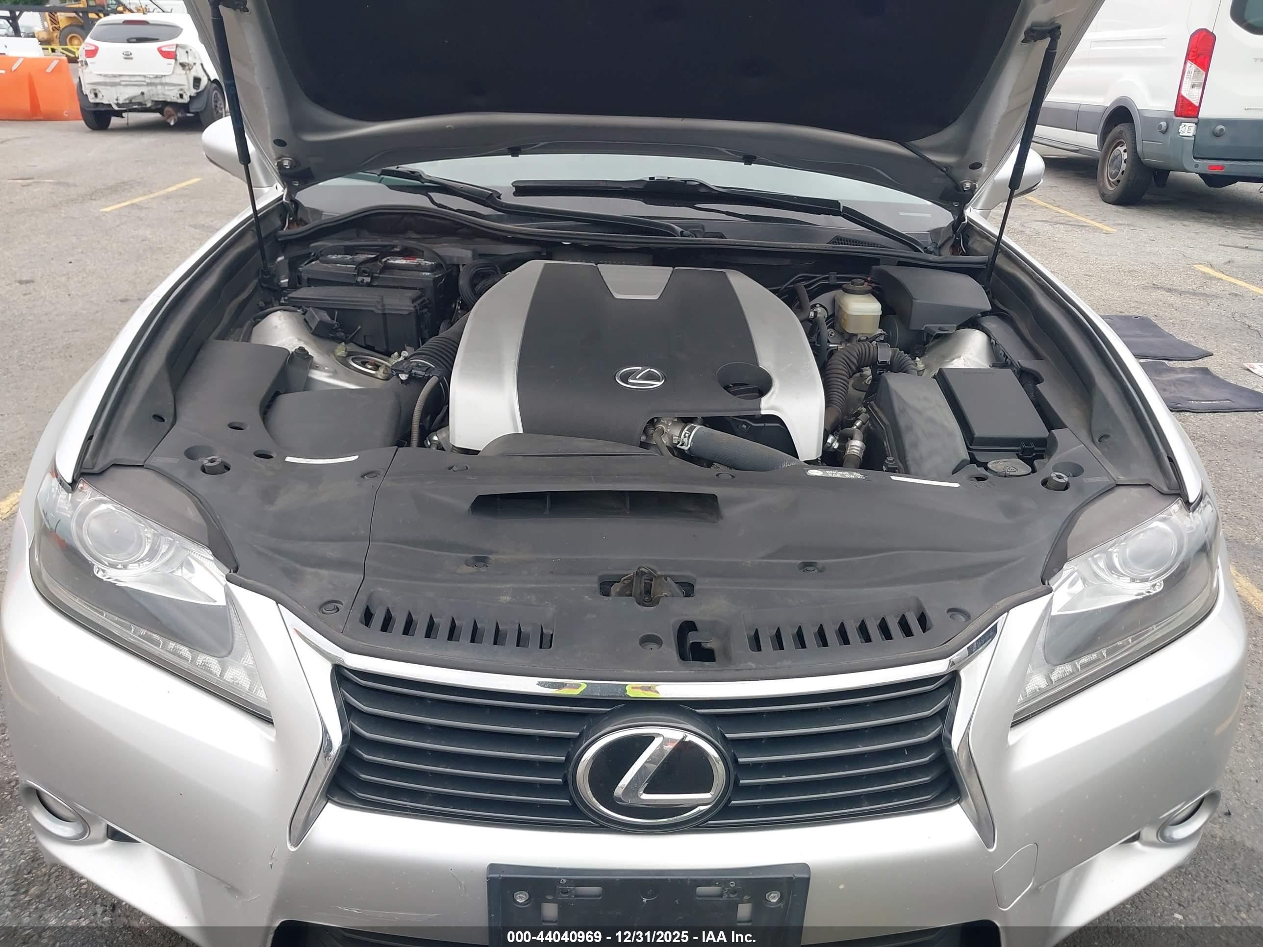 LEXUS GS image 10