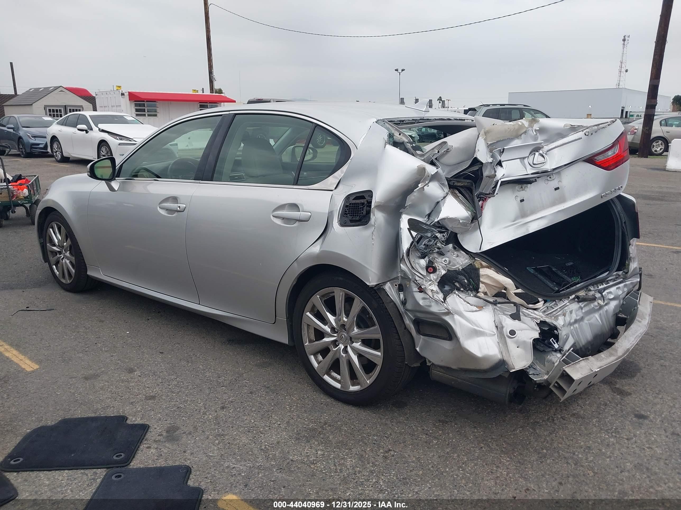 LEXUS GS image 3