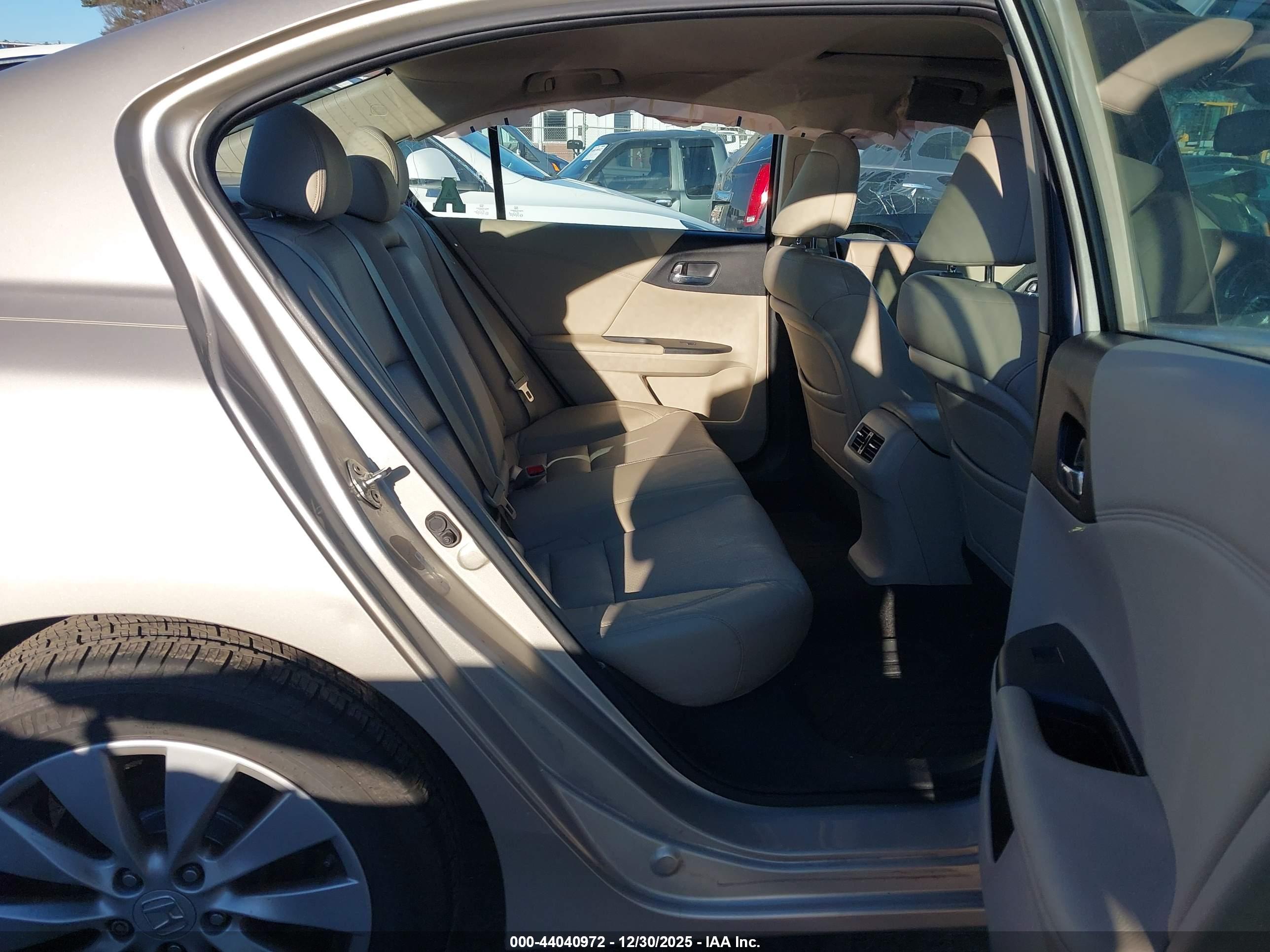 HONDA ACCORD image 8