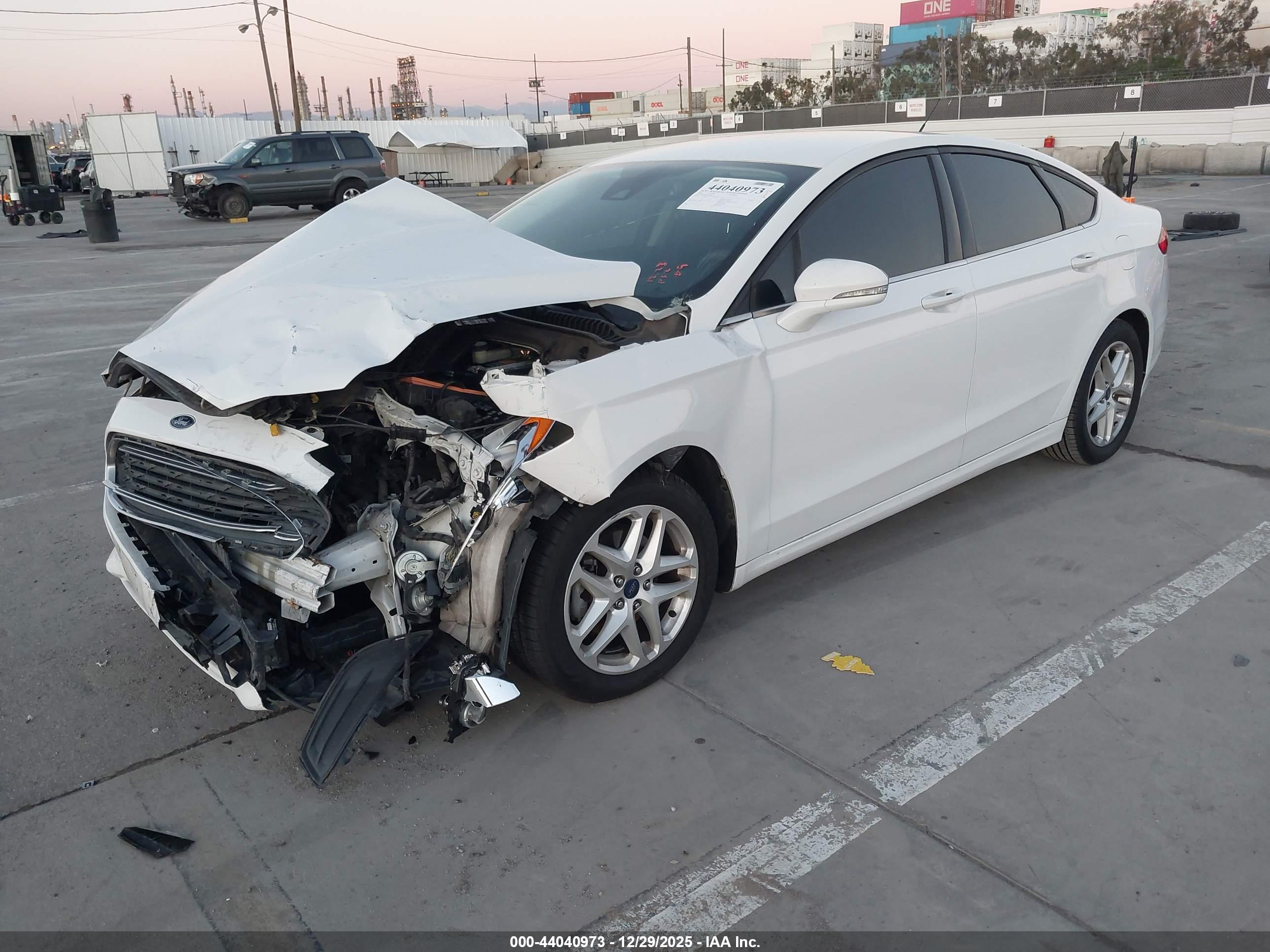 FORD FUSION image 2