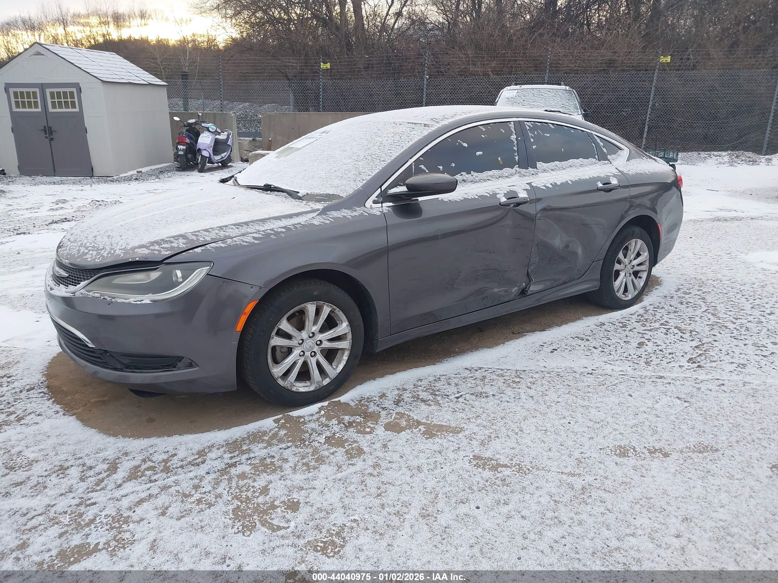 CHRYSLER 200 image 2