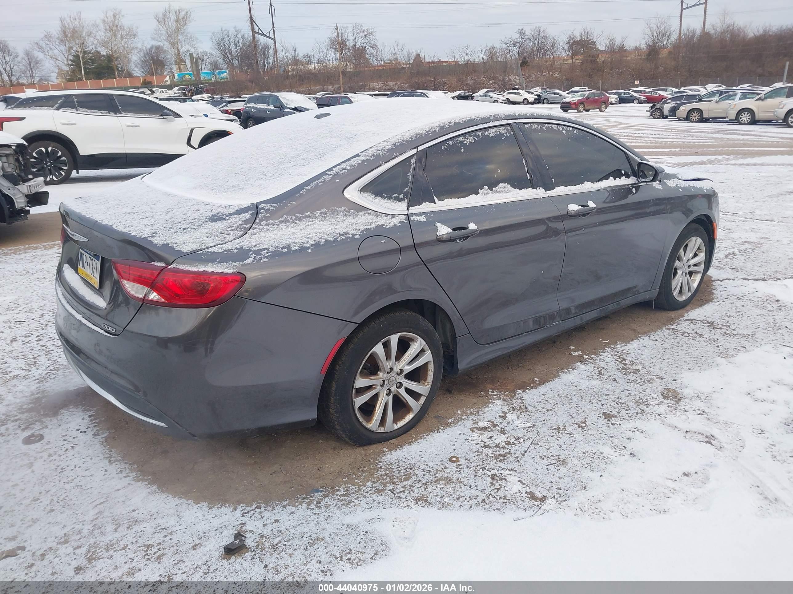 CHRYSLER 200 image 4