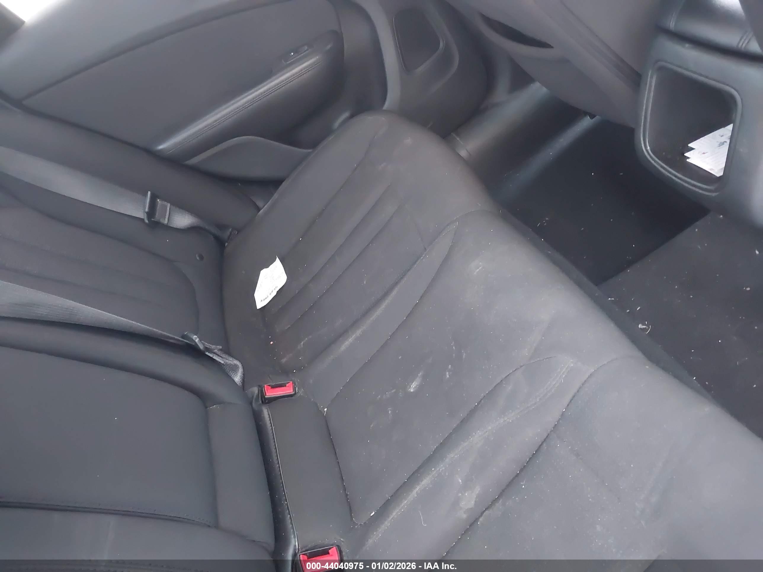 CHRYSLER 200 image 8