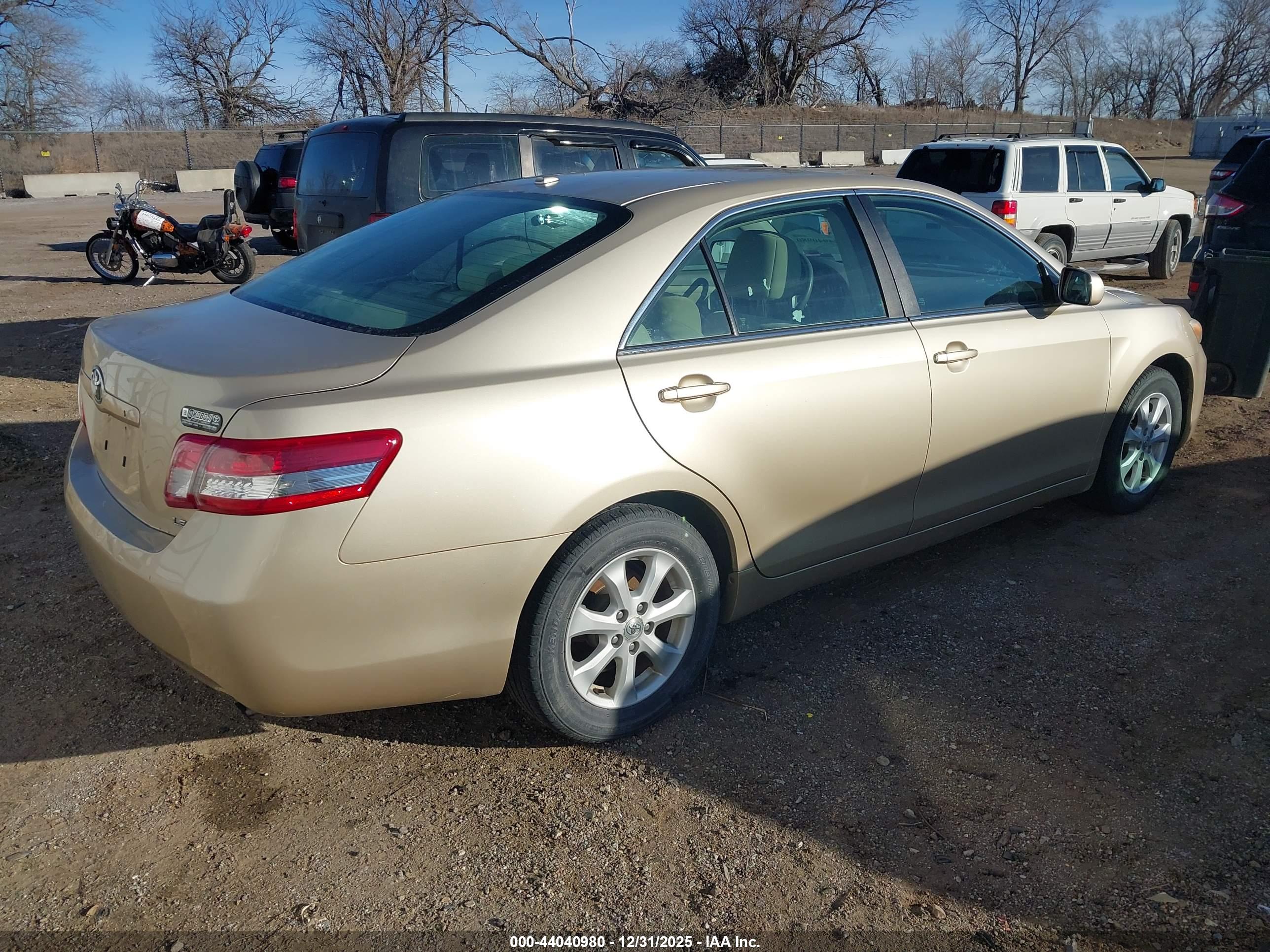 TOYOTA CAMRY image 4
