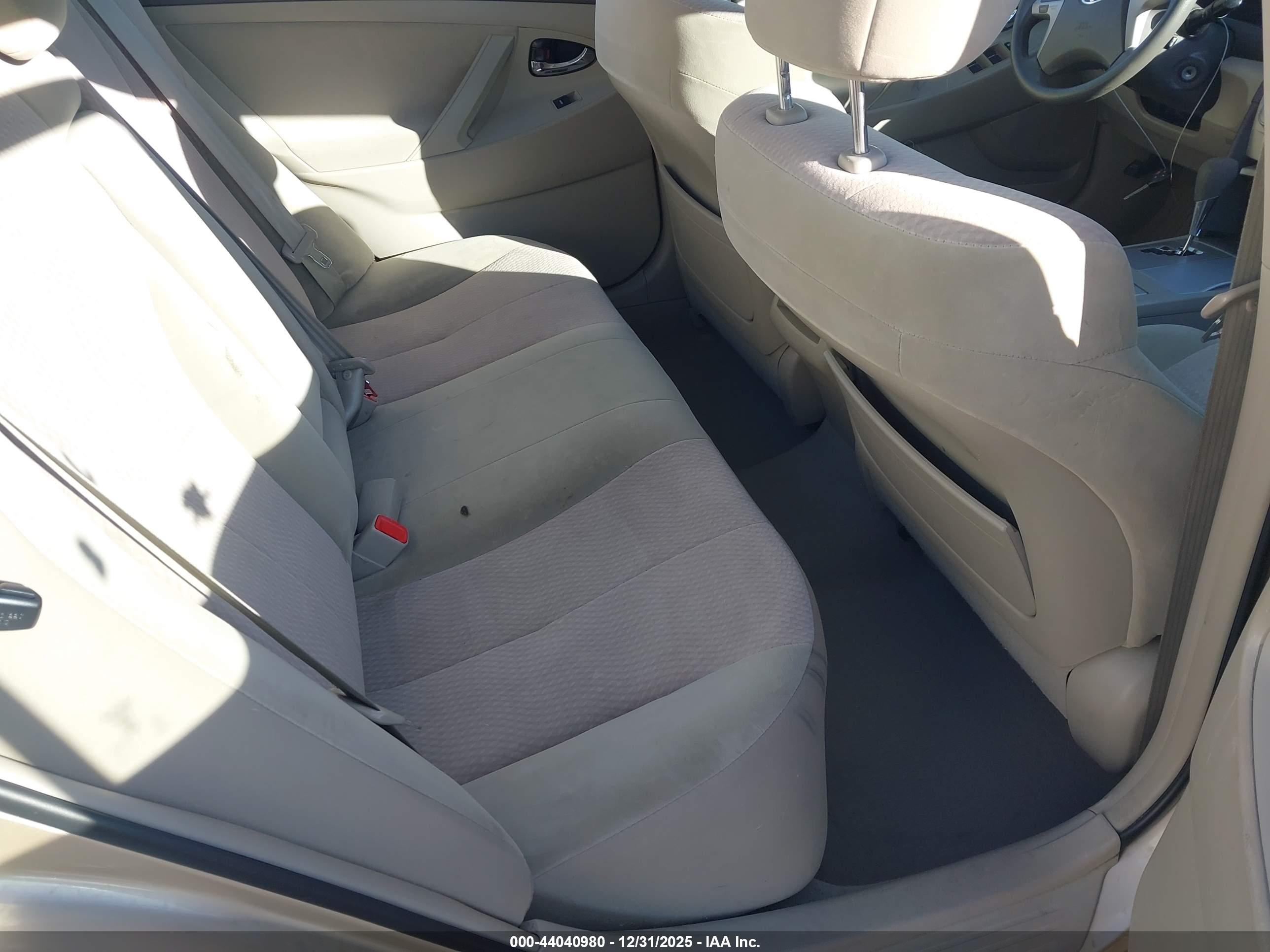 TOYOTA CAMRY image 8