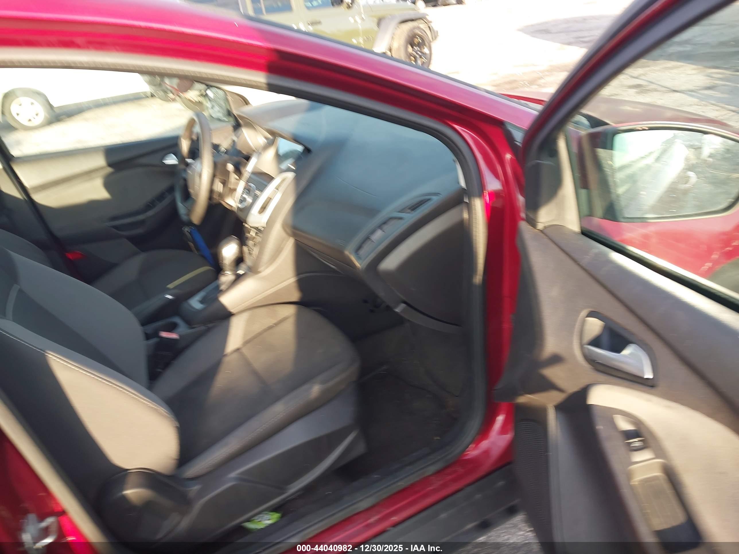 FORD FOCUS image 5
