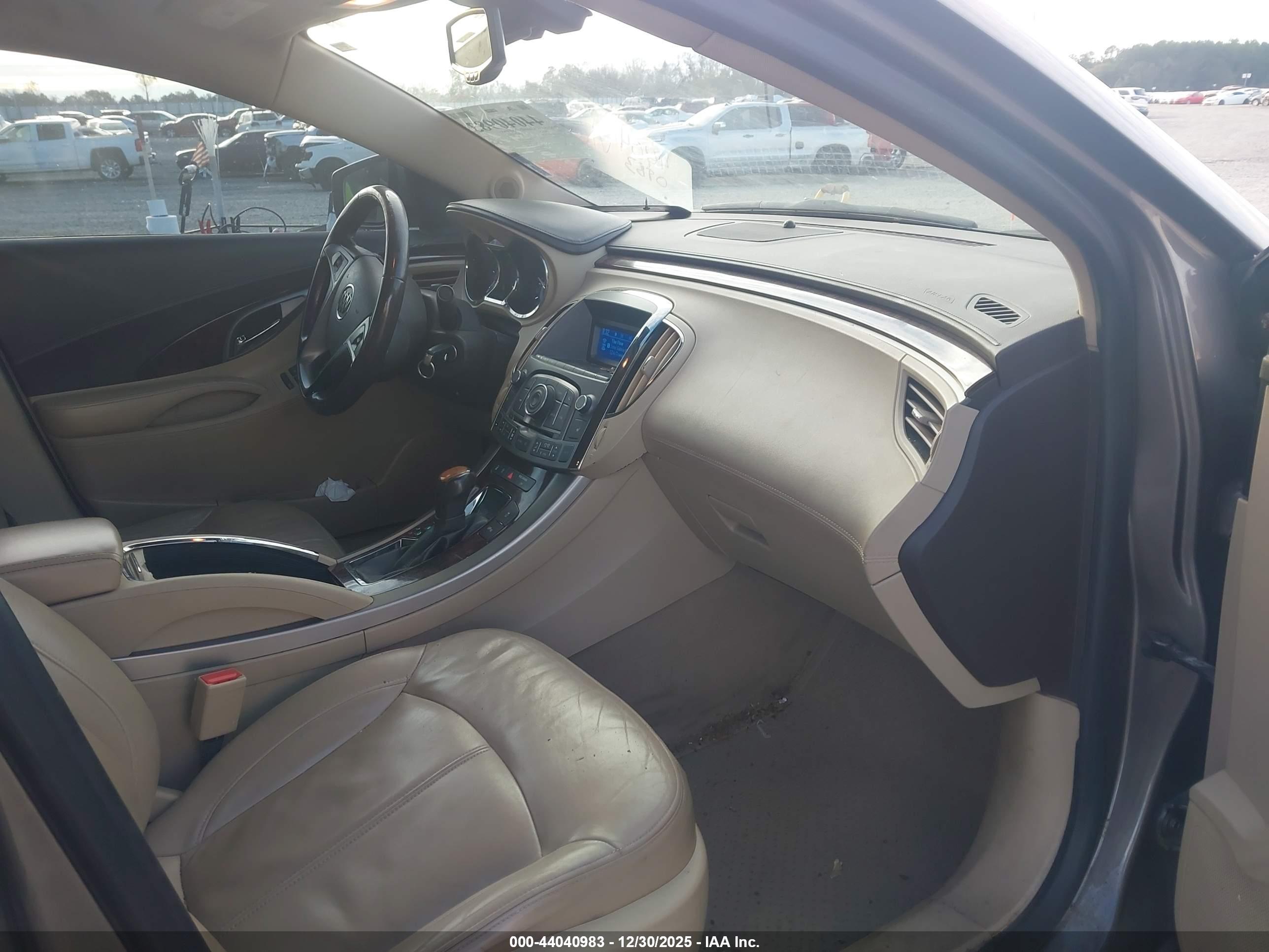 BUICK LACROSSE image 5