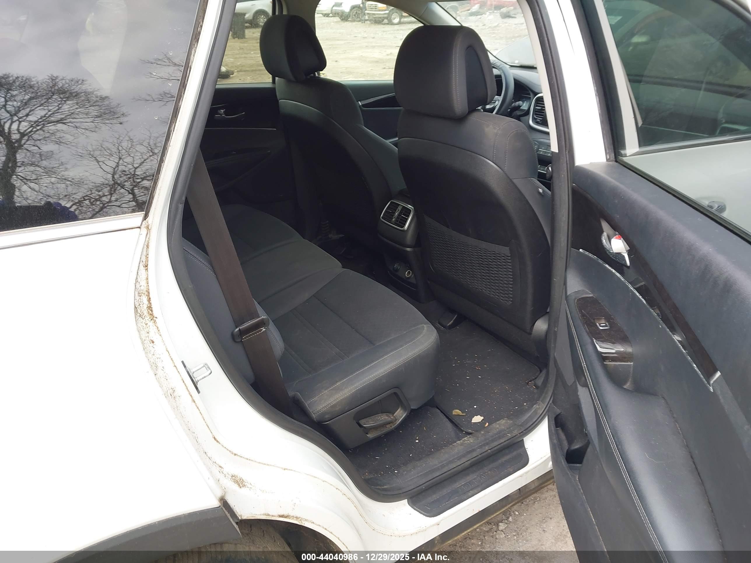 KIA SORENTO image 8