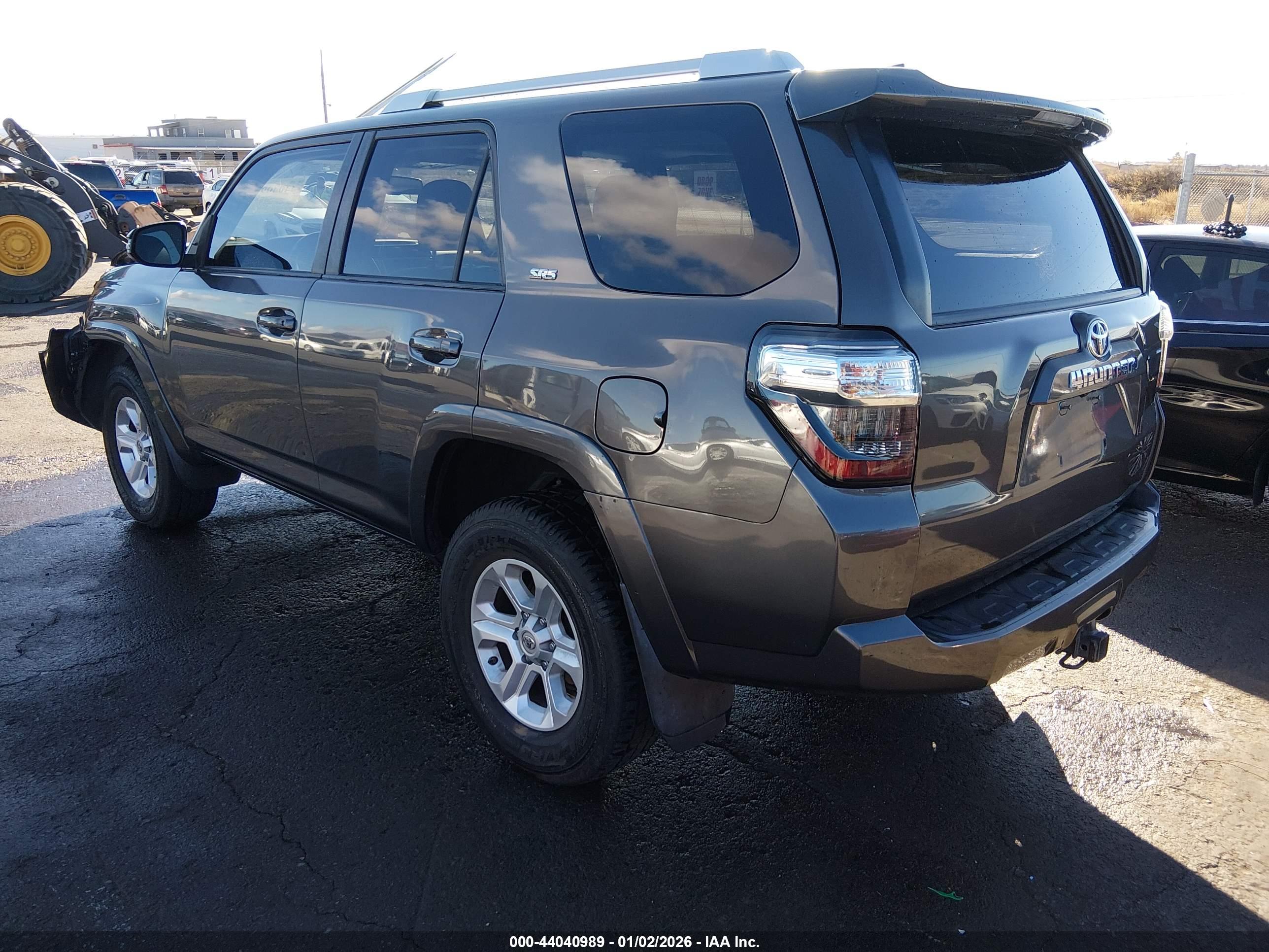 TOYOTA 4RUNNER image 3