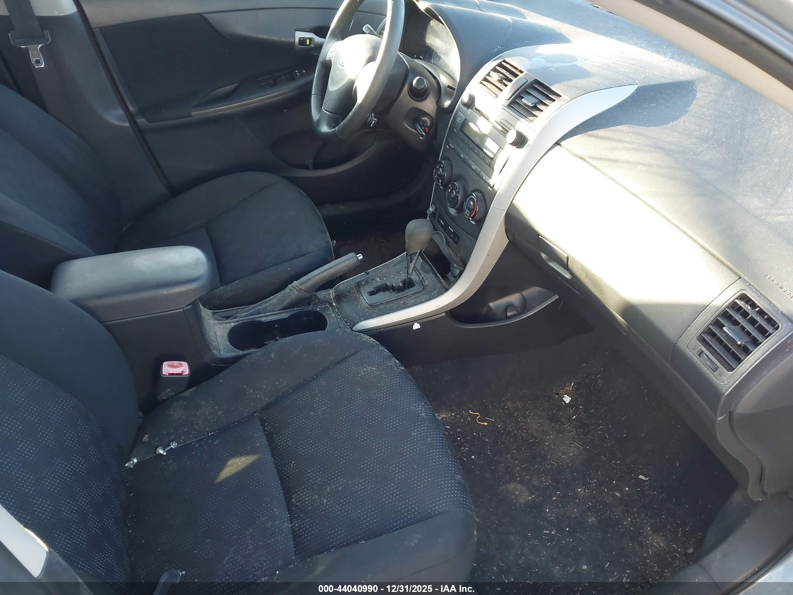 TOYOTA COROLLA image 5