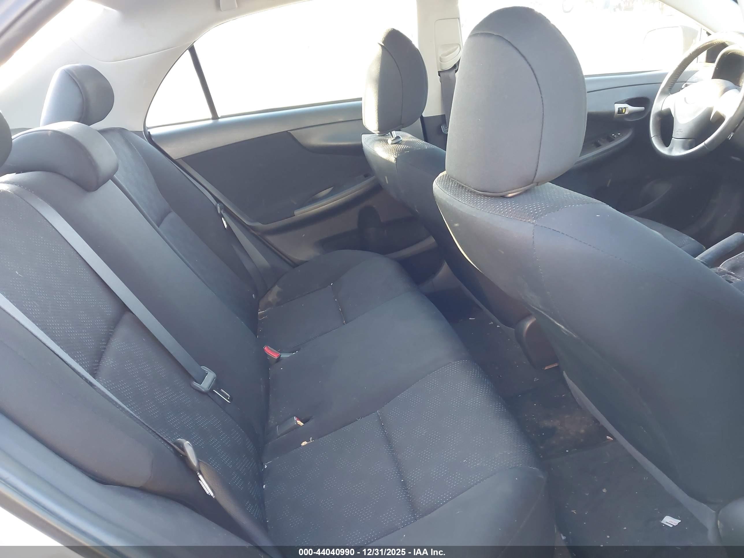 TOYOTA COROLLA image 8