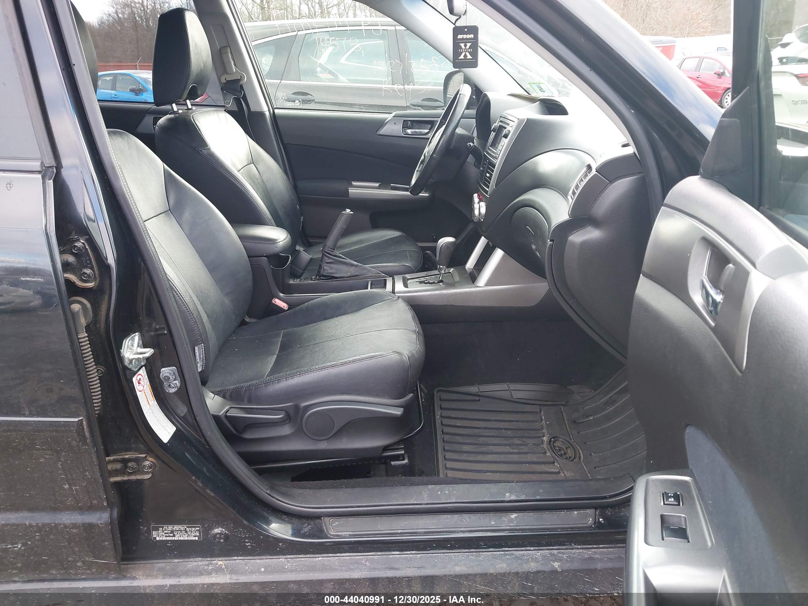 SUBARU FORESTER image 5