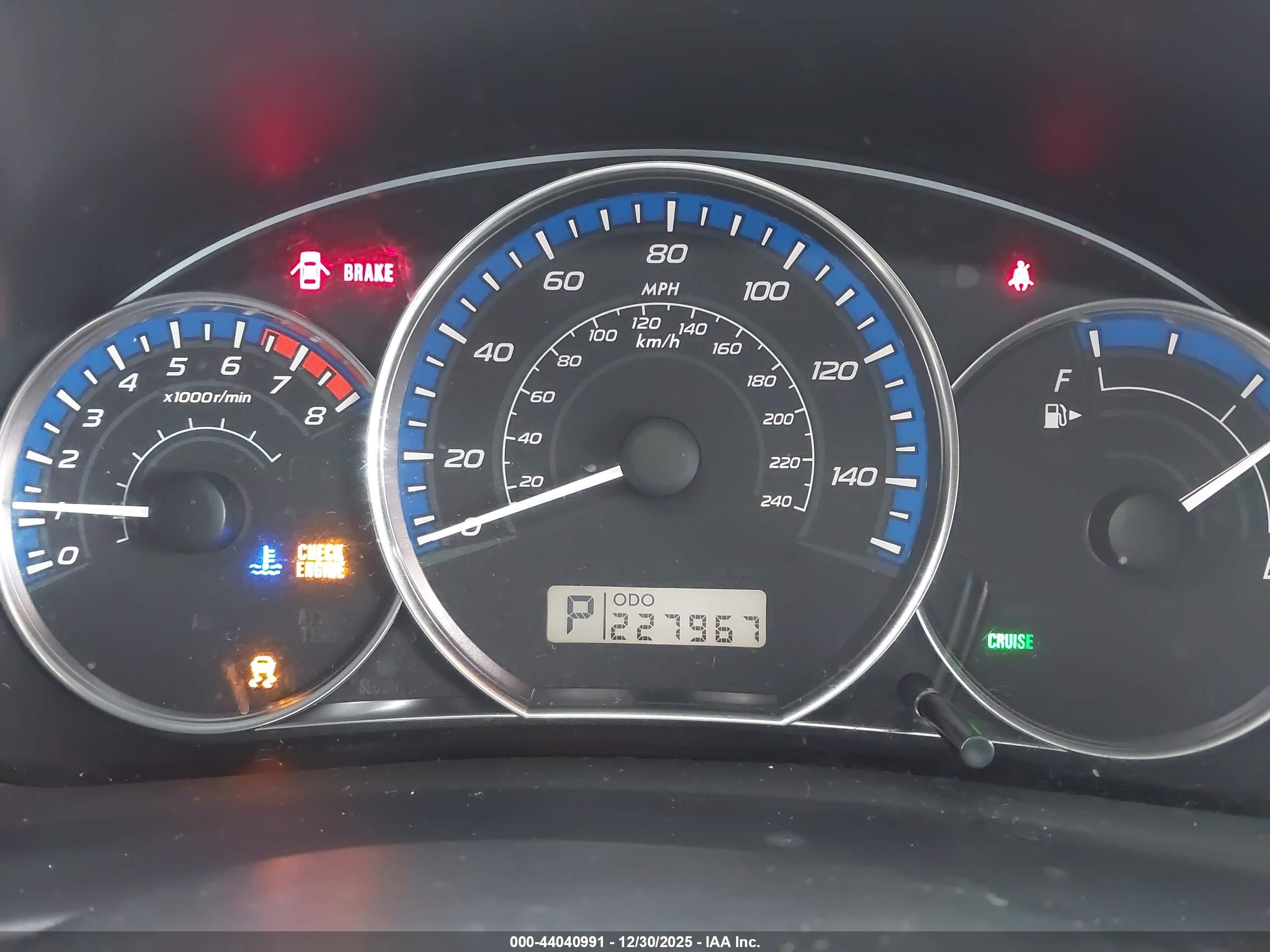 SUBARU FORESTER image 7
