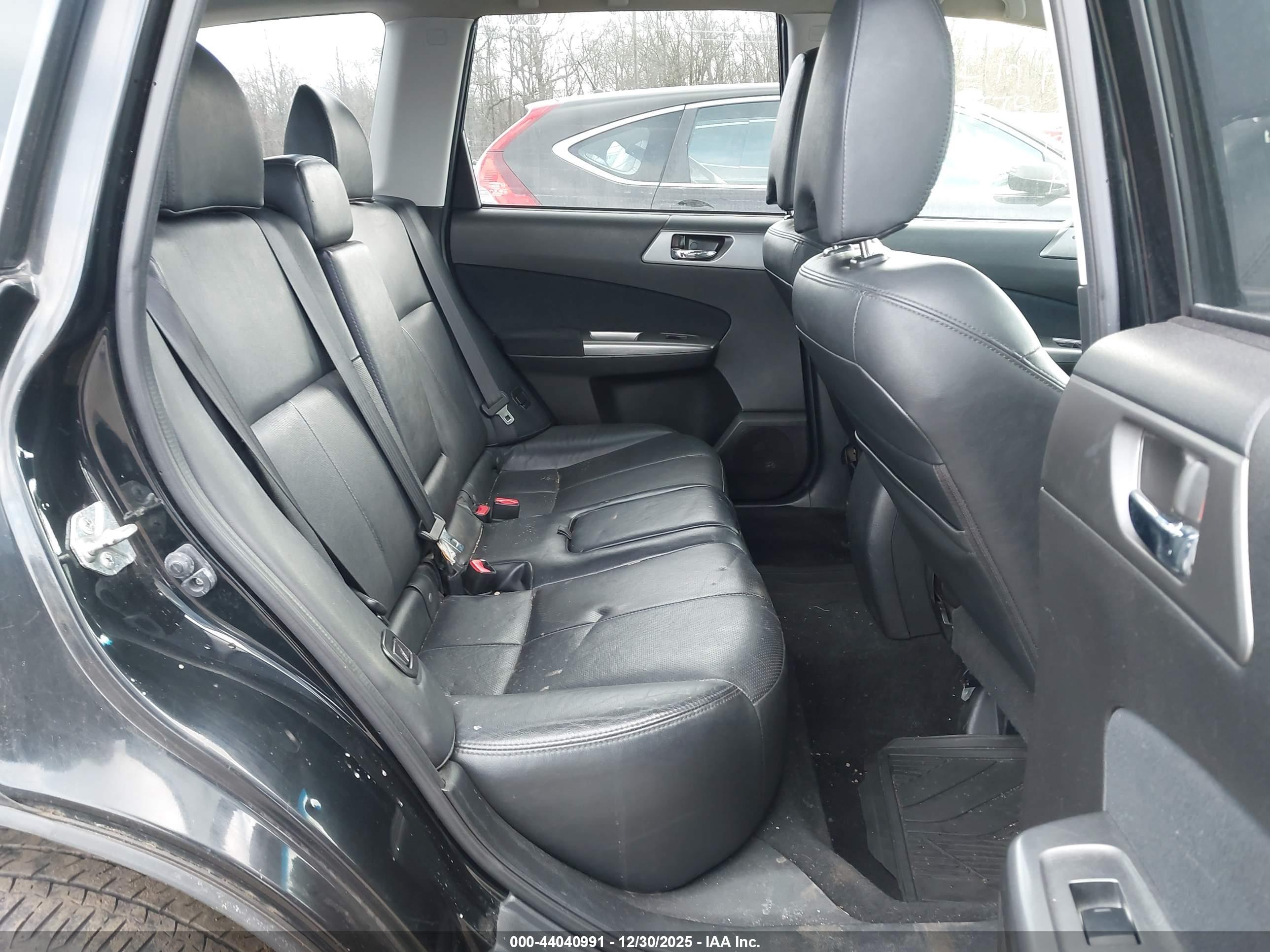 SUBARU FORESTER image 8