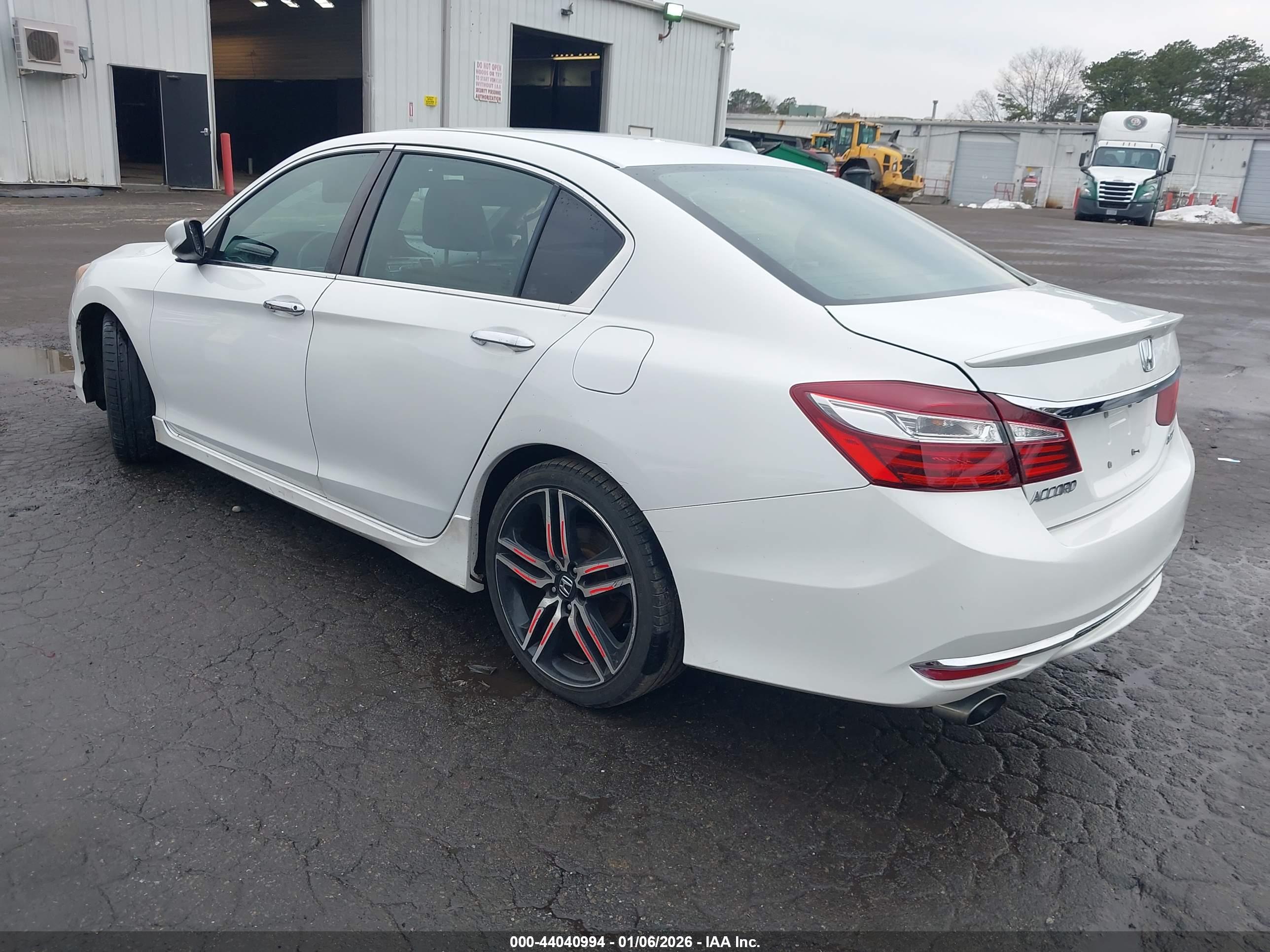 HONDA ACCORD image 3