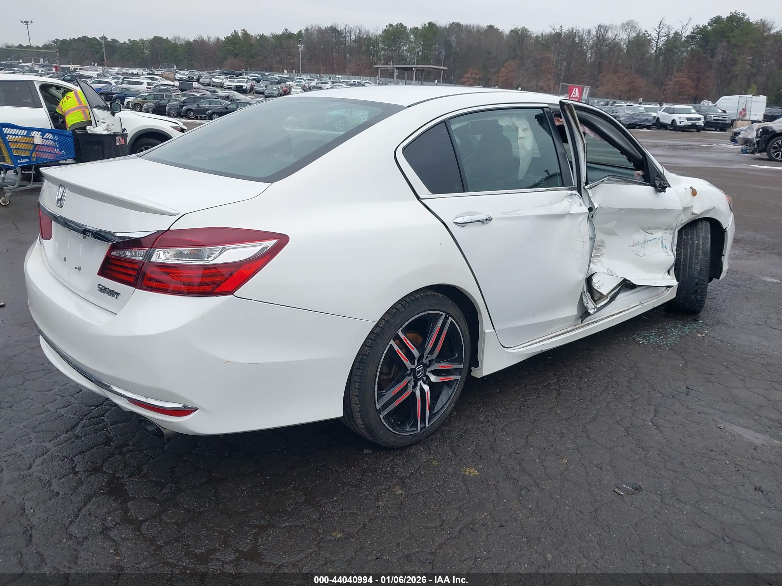 HONDA ACCORD image 4