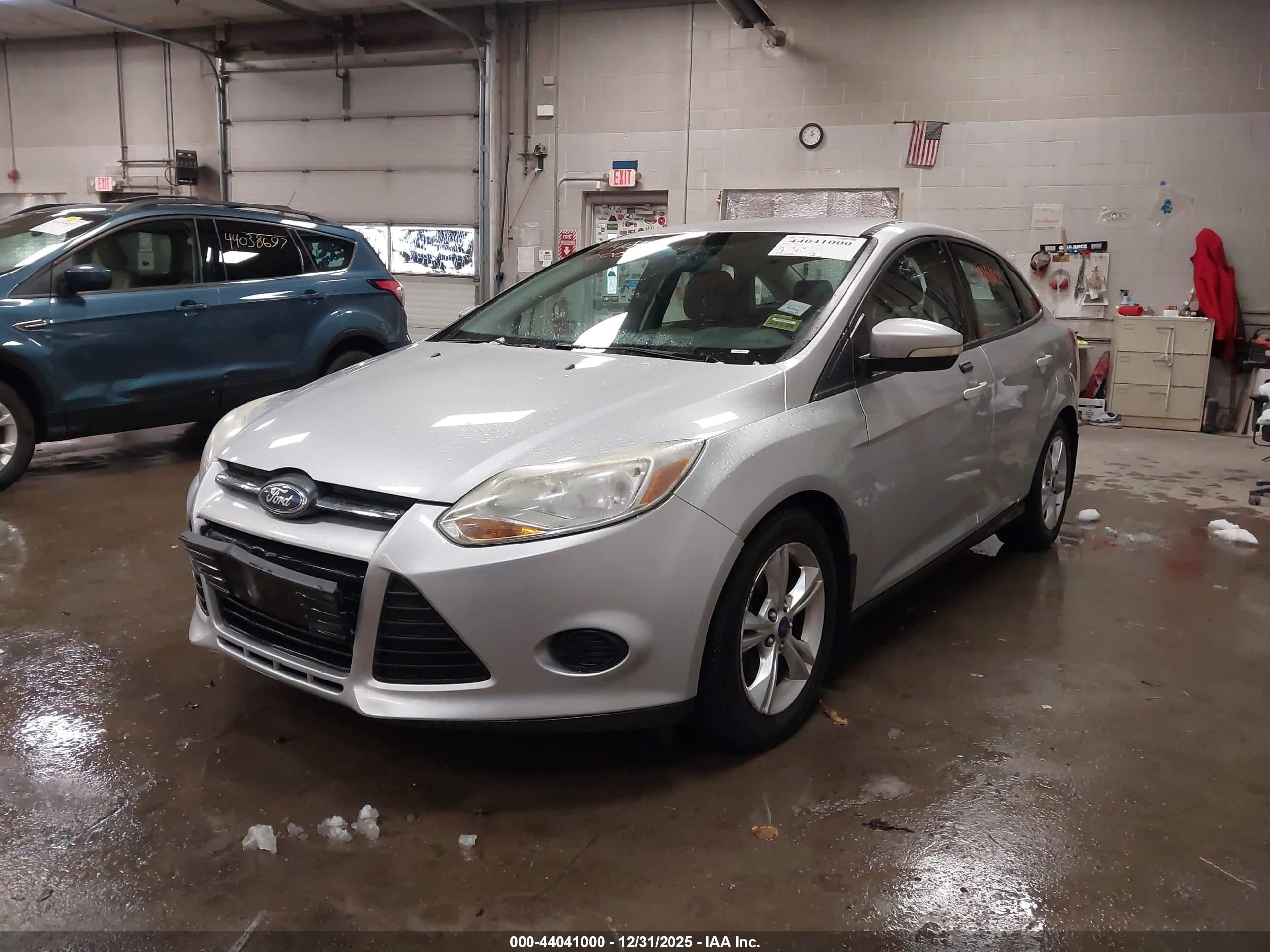 FORD FOCUS image 2