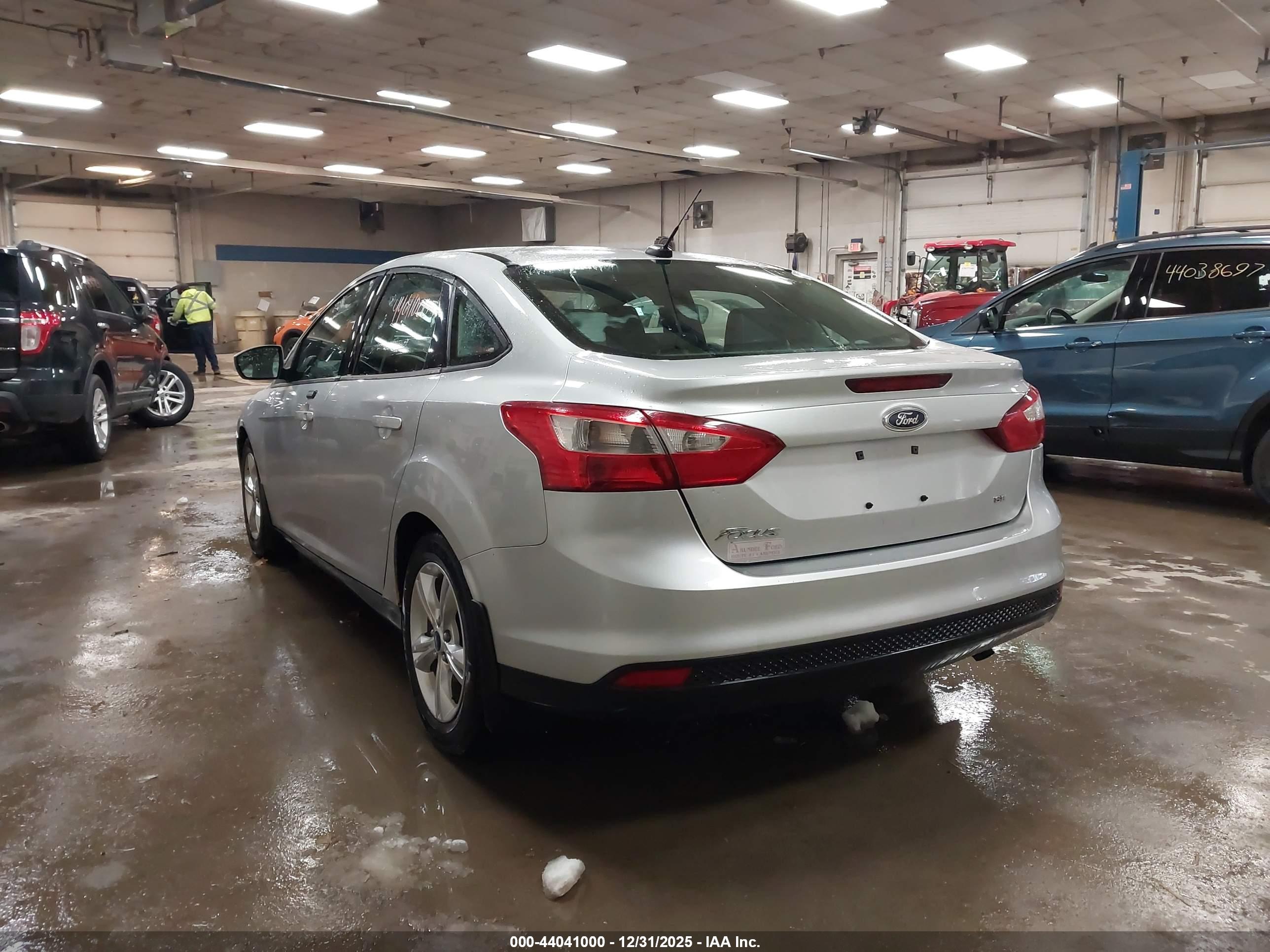 FORD FOCUS image 3