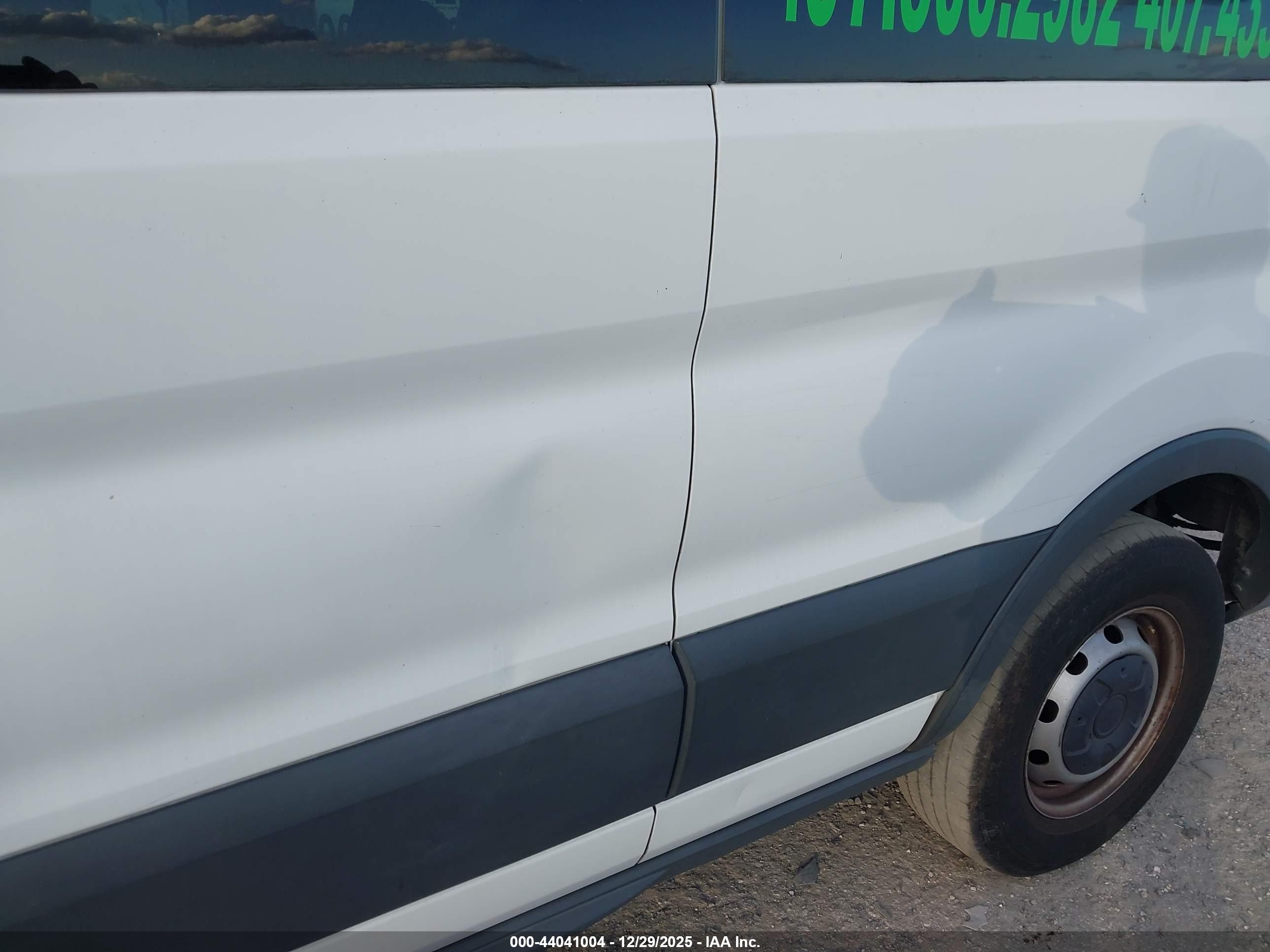 FORD TRANSIT-350 image 6