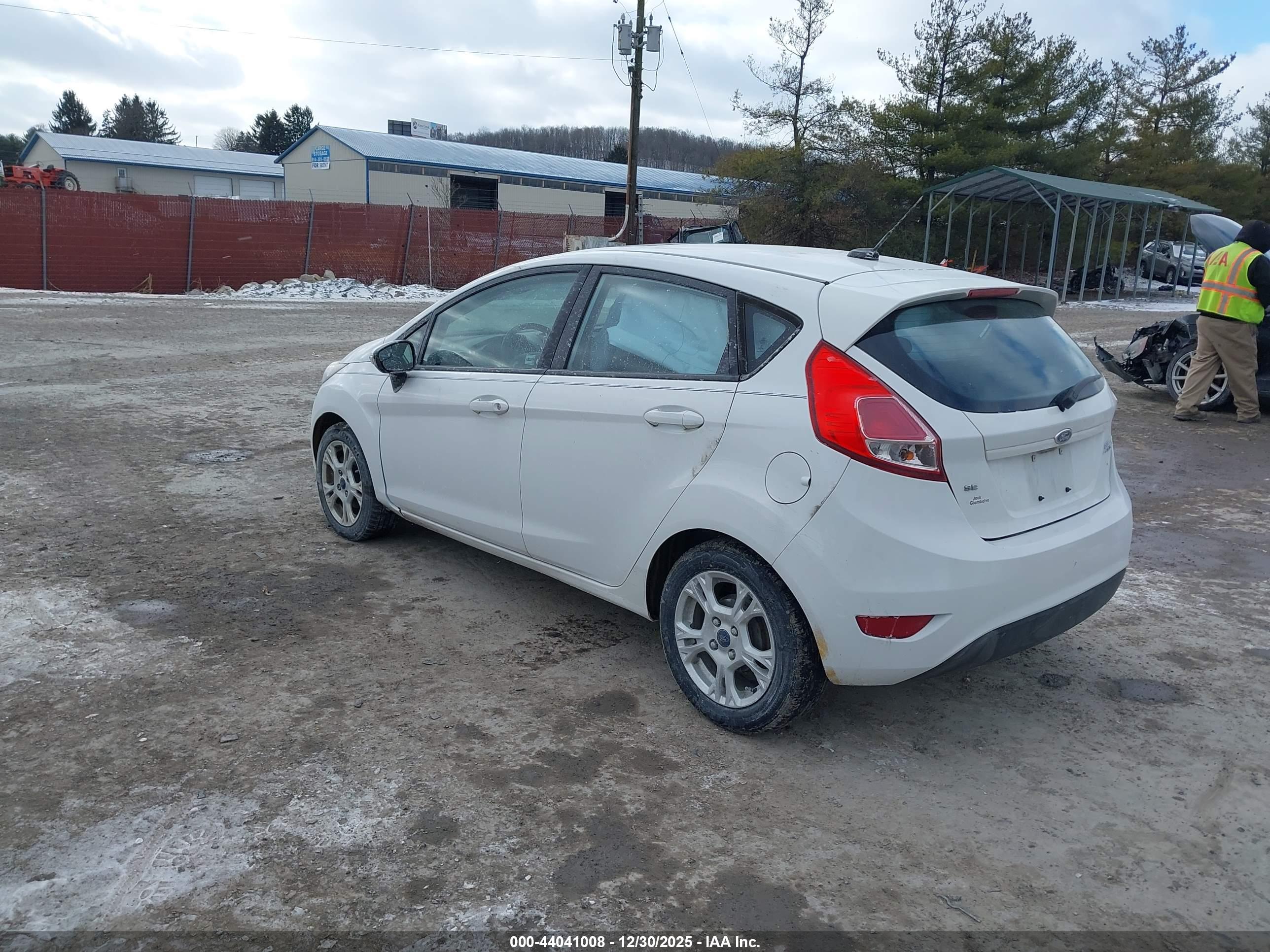 FORD FIESTA image 3