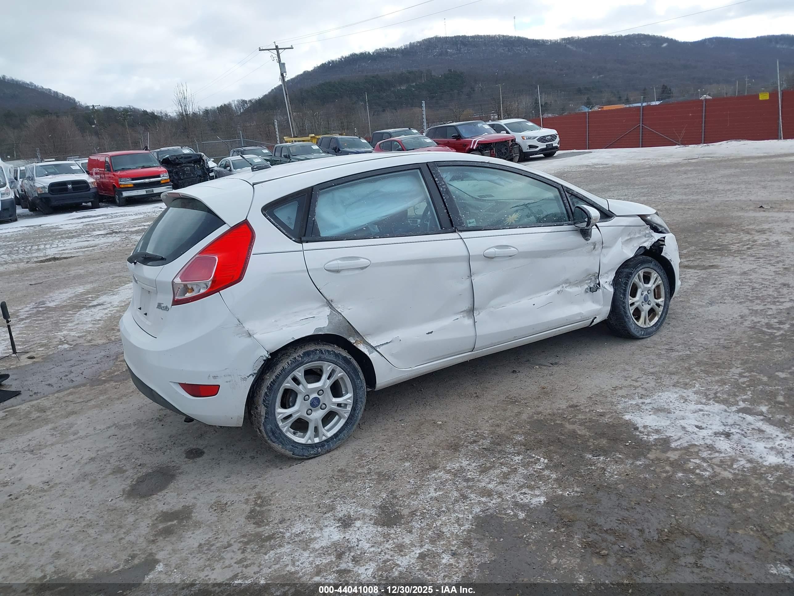 FORD FIESTA image 4