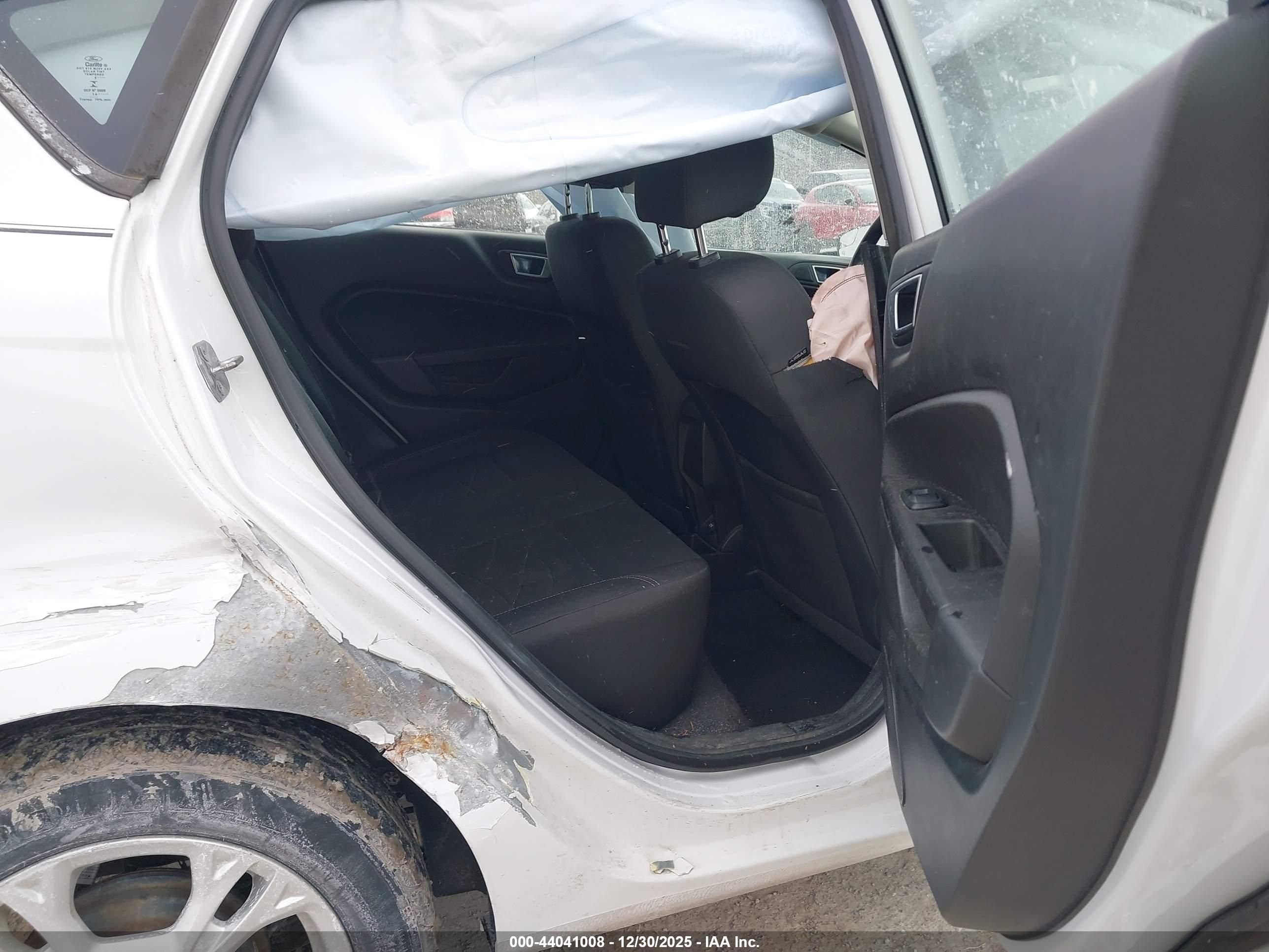 FORD FIESTA image 8