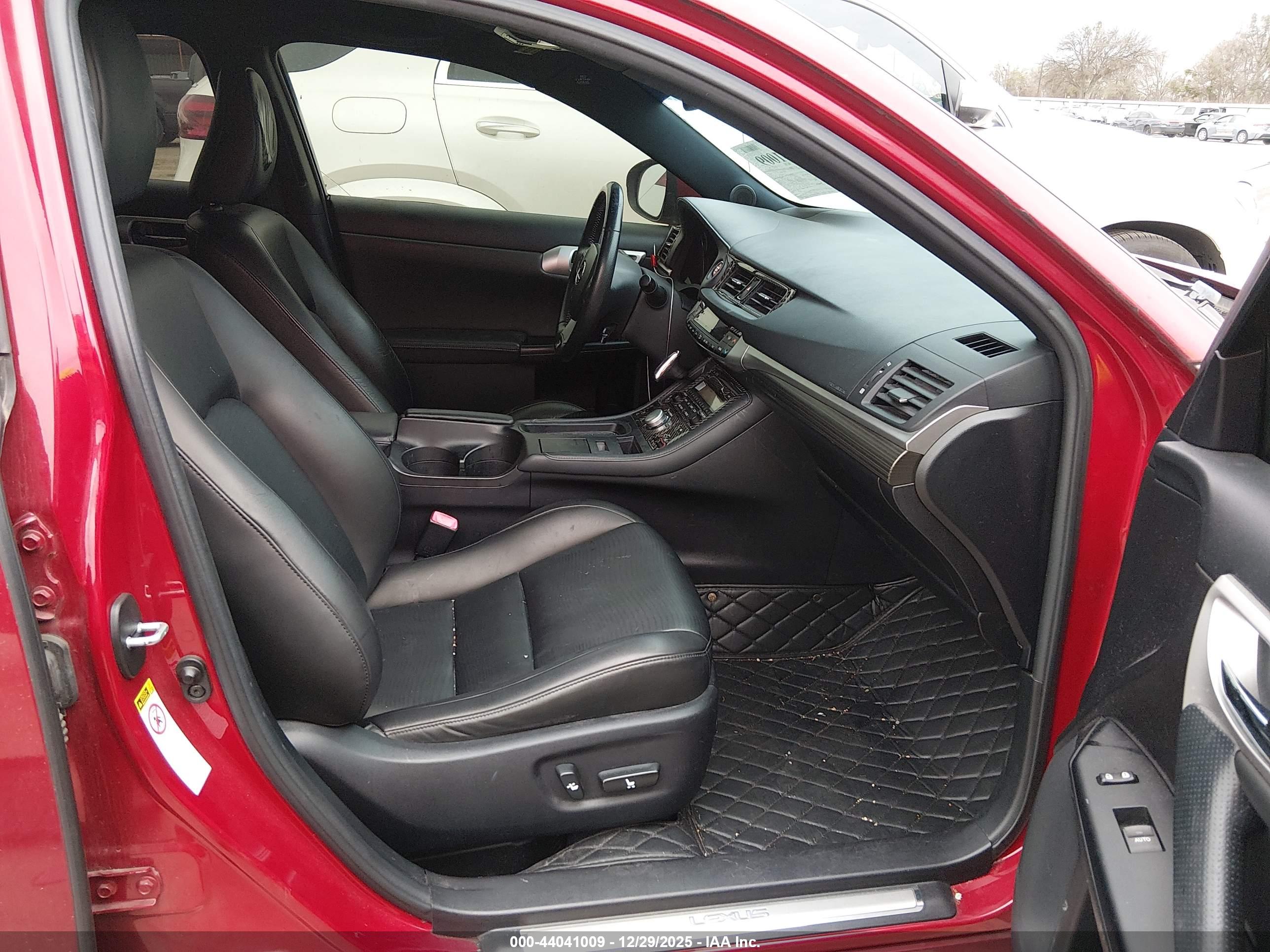 LEXUS CT image 5