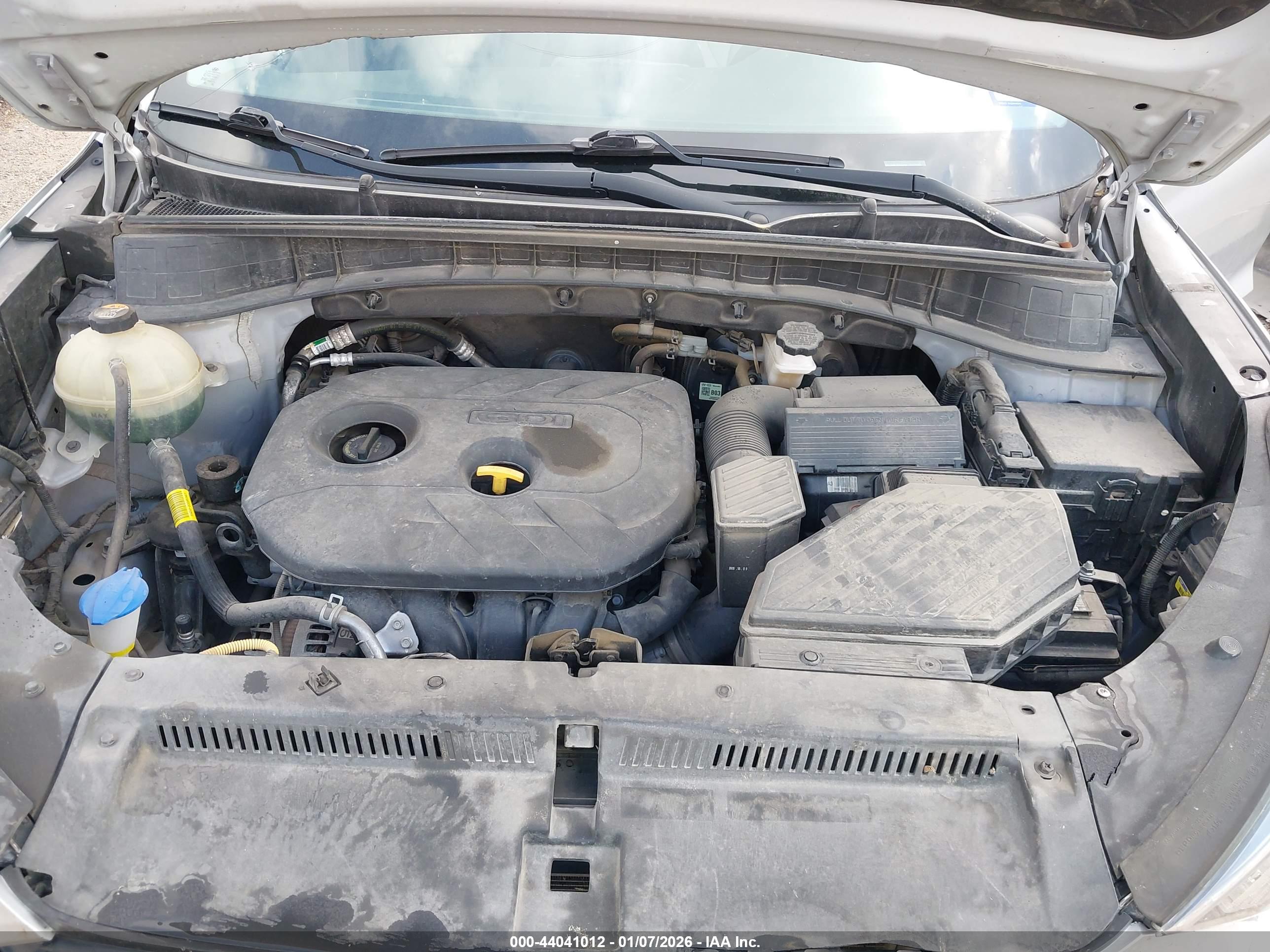HYUNDAI TUCSON image 10