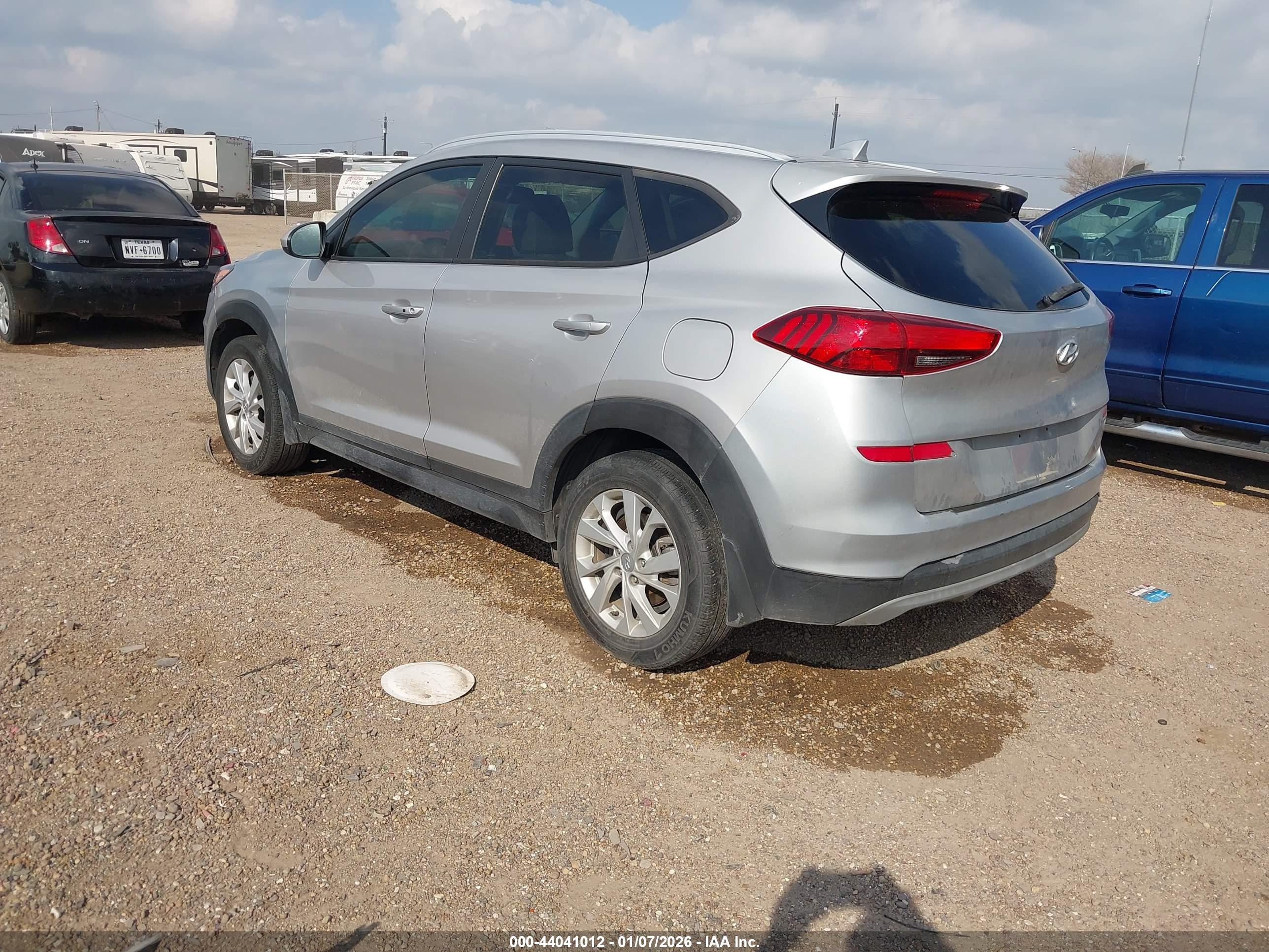 HYUNDAI TUCSON image 3