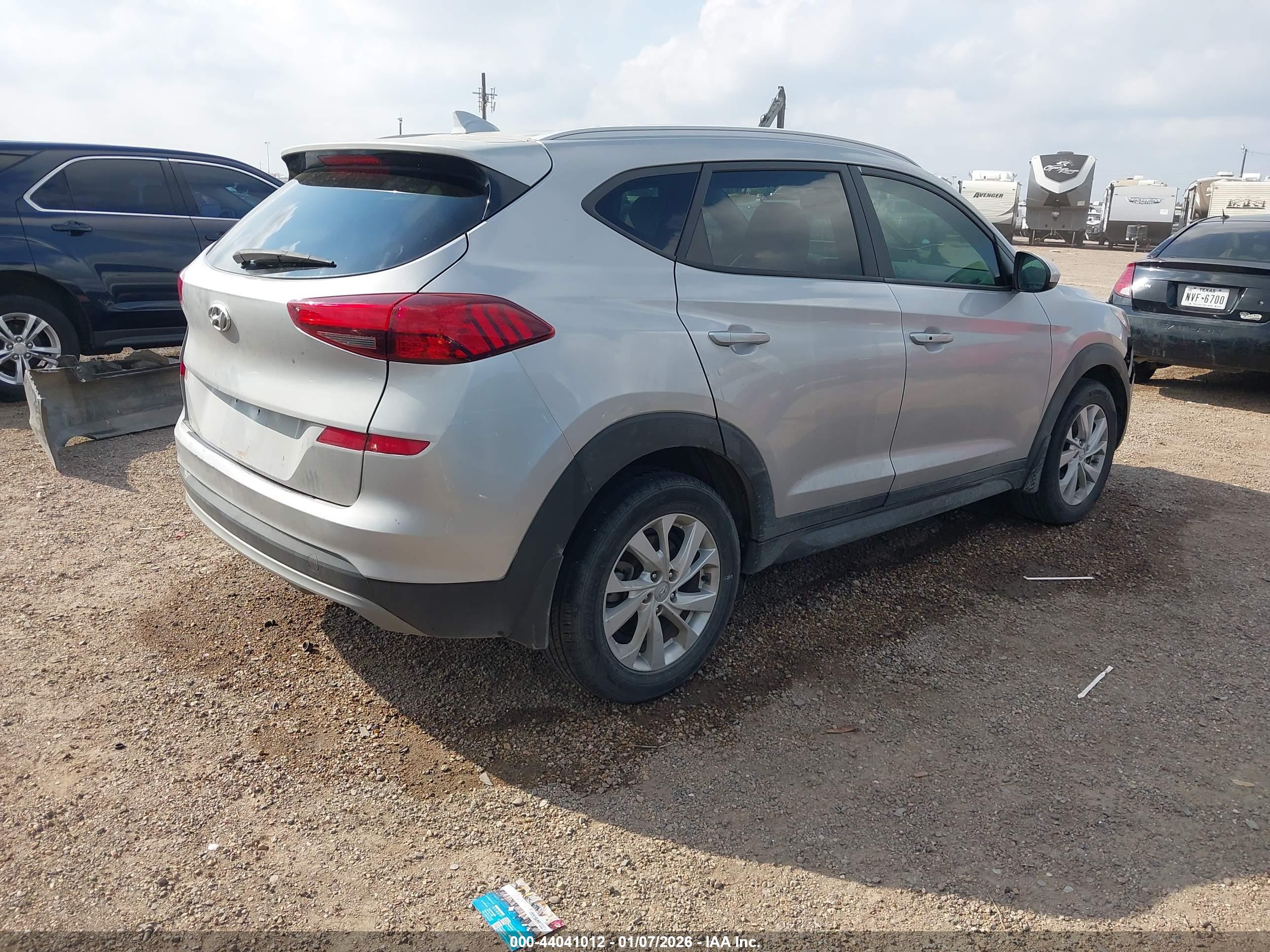 HYUNDAI TUCSON image 4