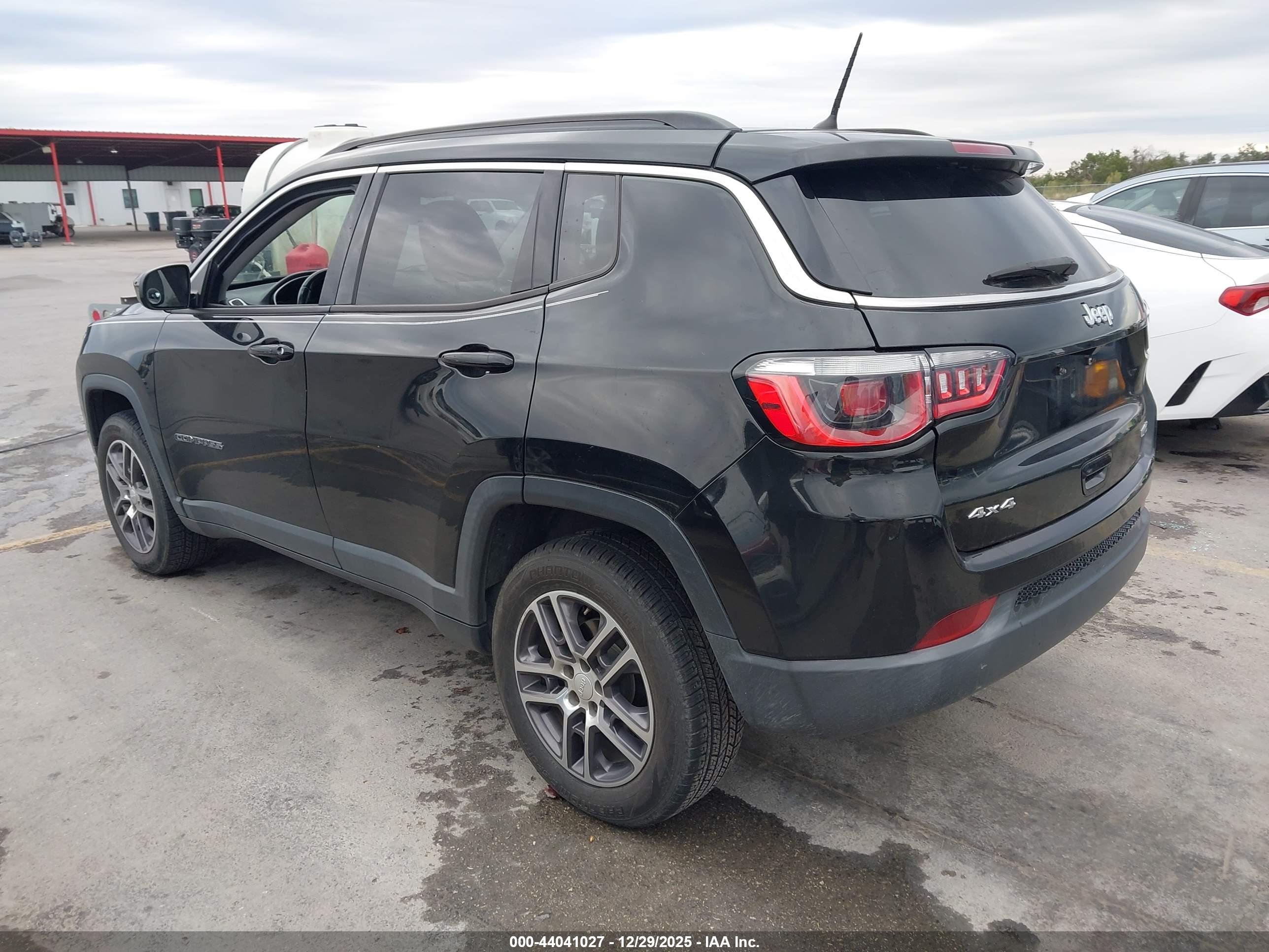 JEEP COMPASS image 3