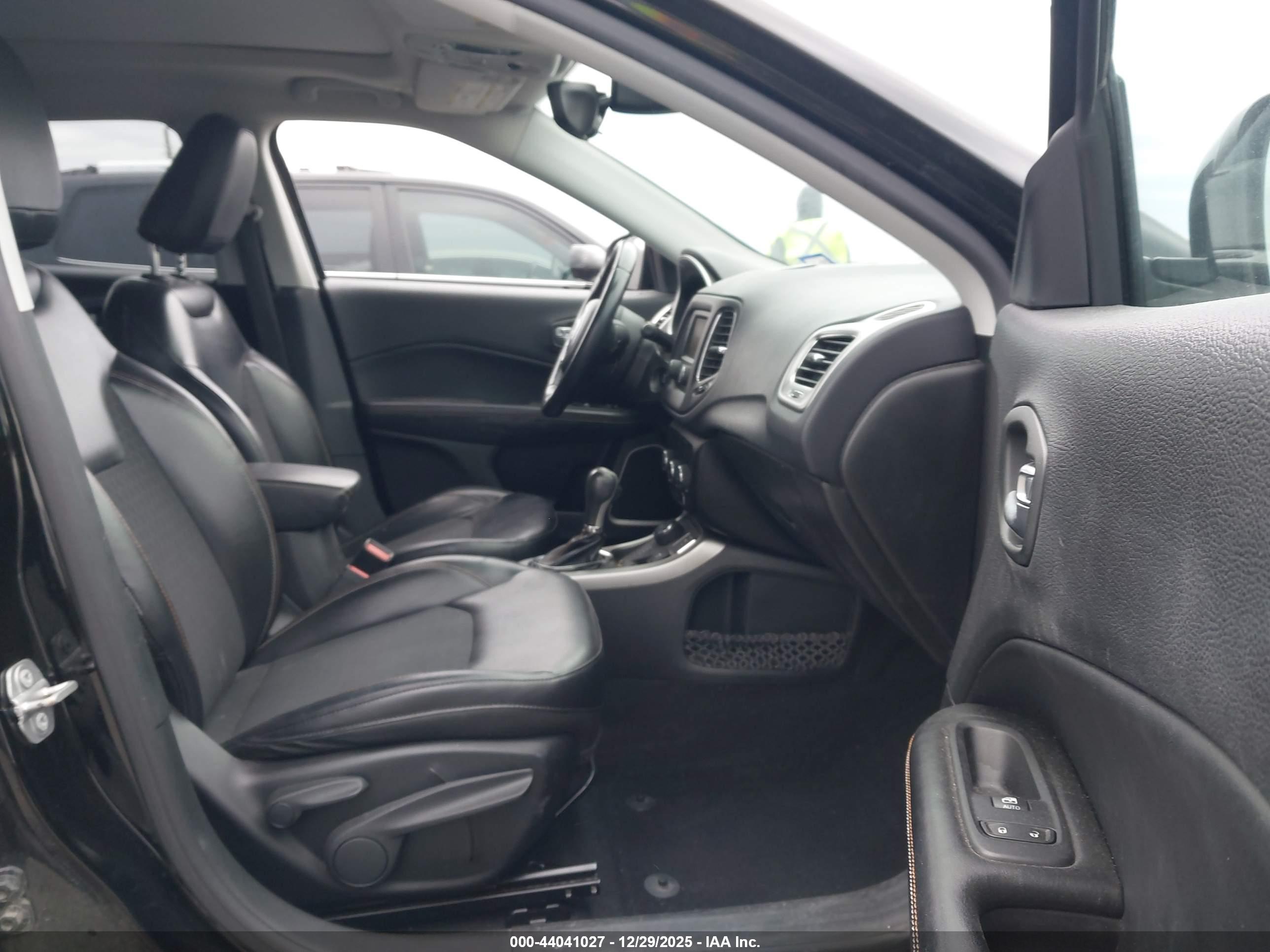 JEEP COMPASS image 5