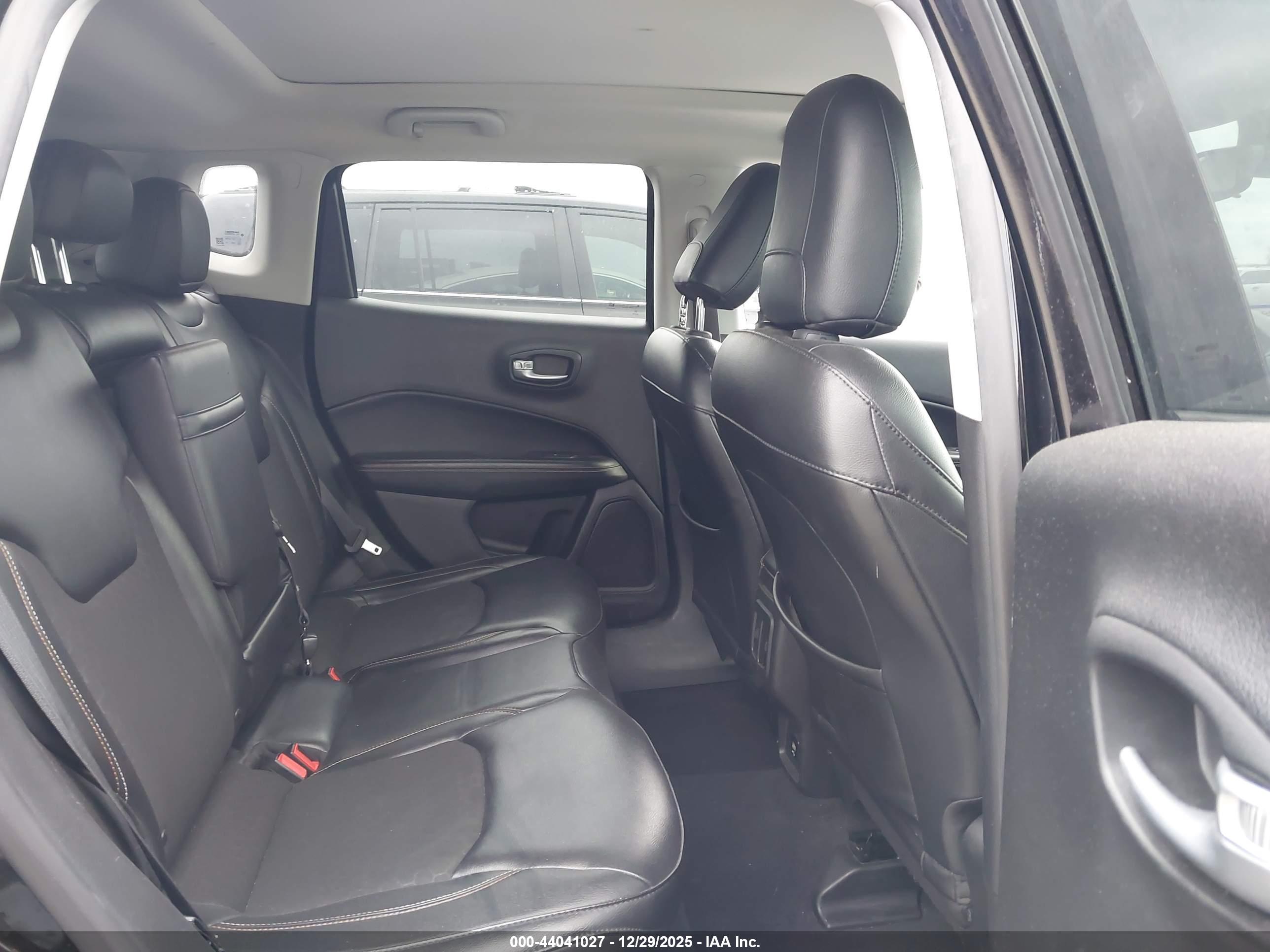 JEEP COMPASS image 8