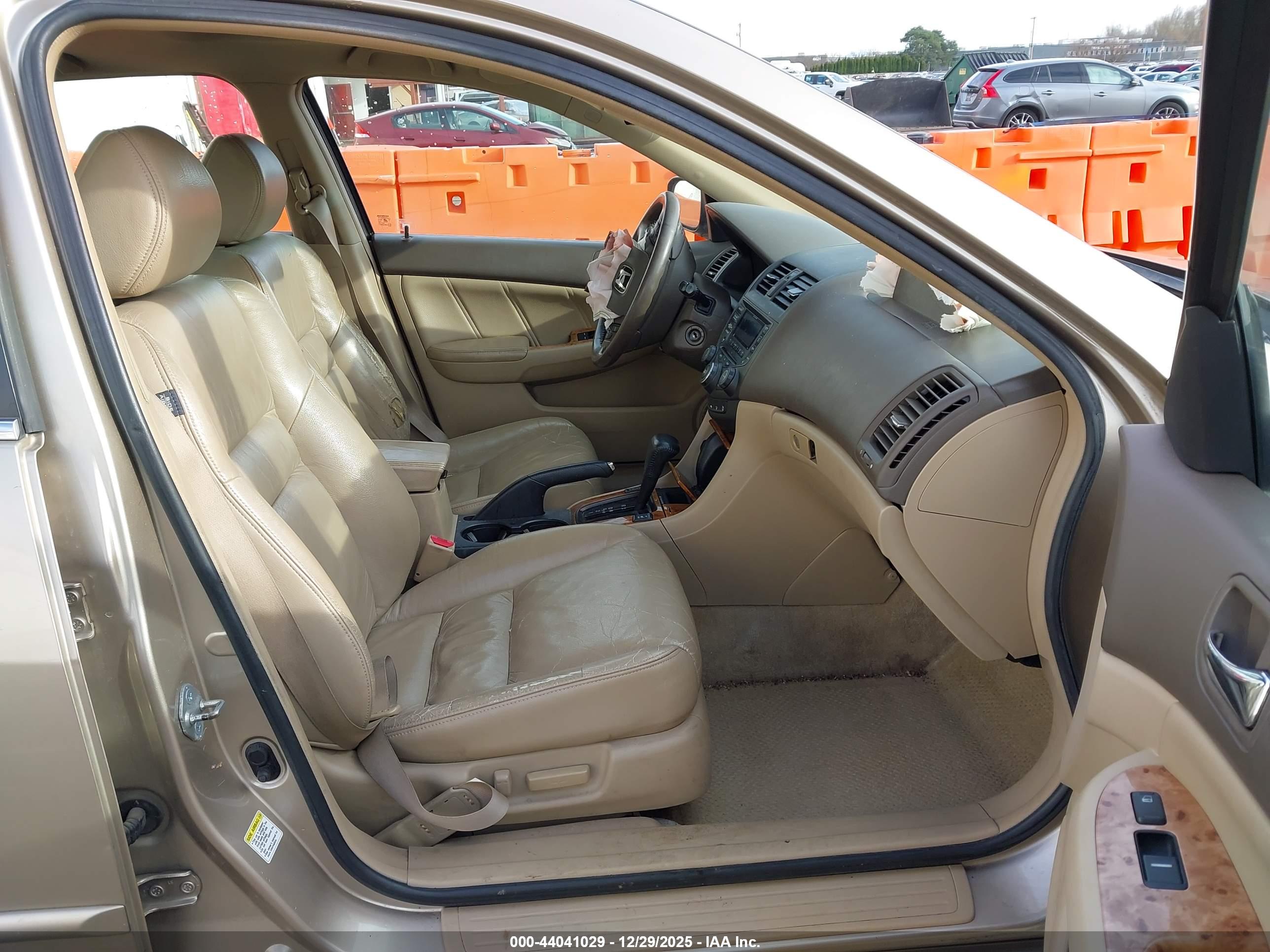 HONDA ACCORD image 5