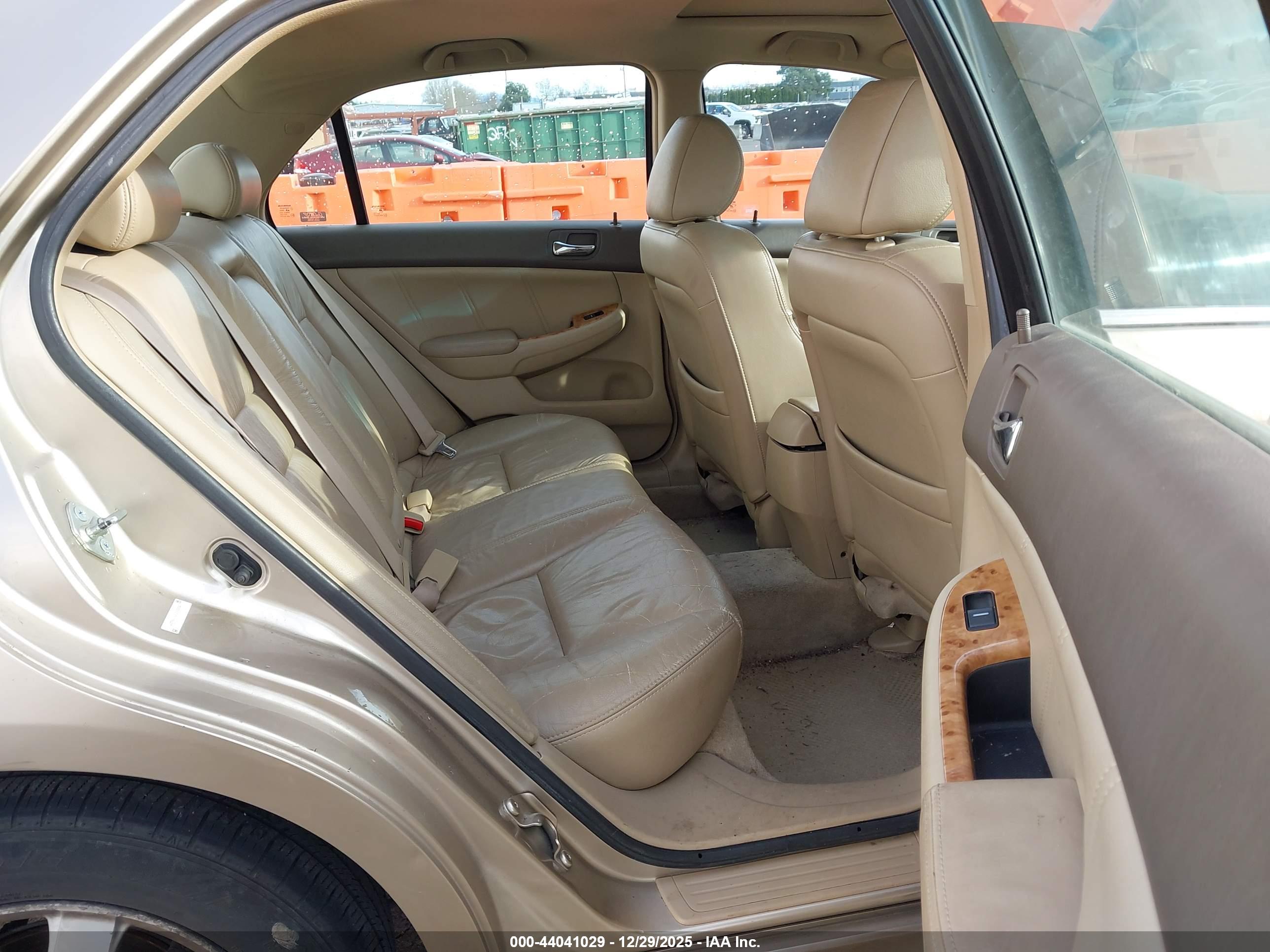 HONDA ACCORD image 8
