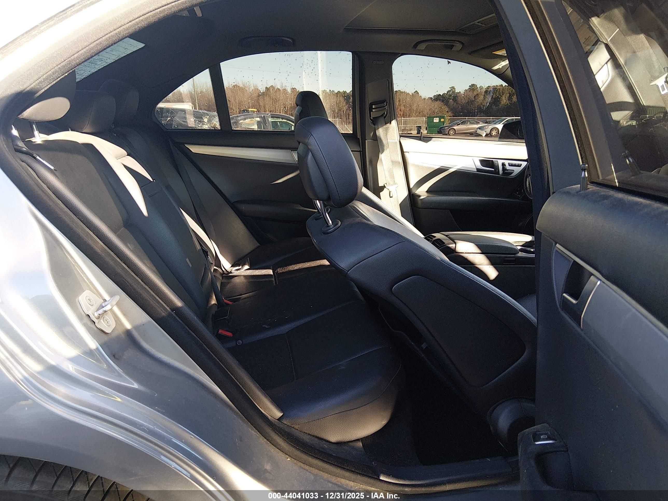 MERCEDES-BENZ C image 8