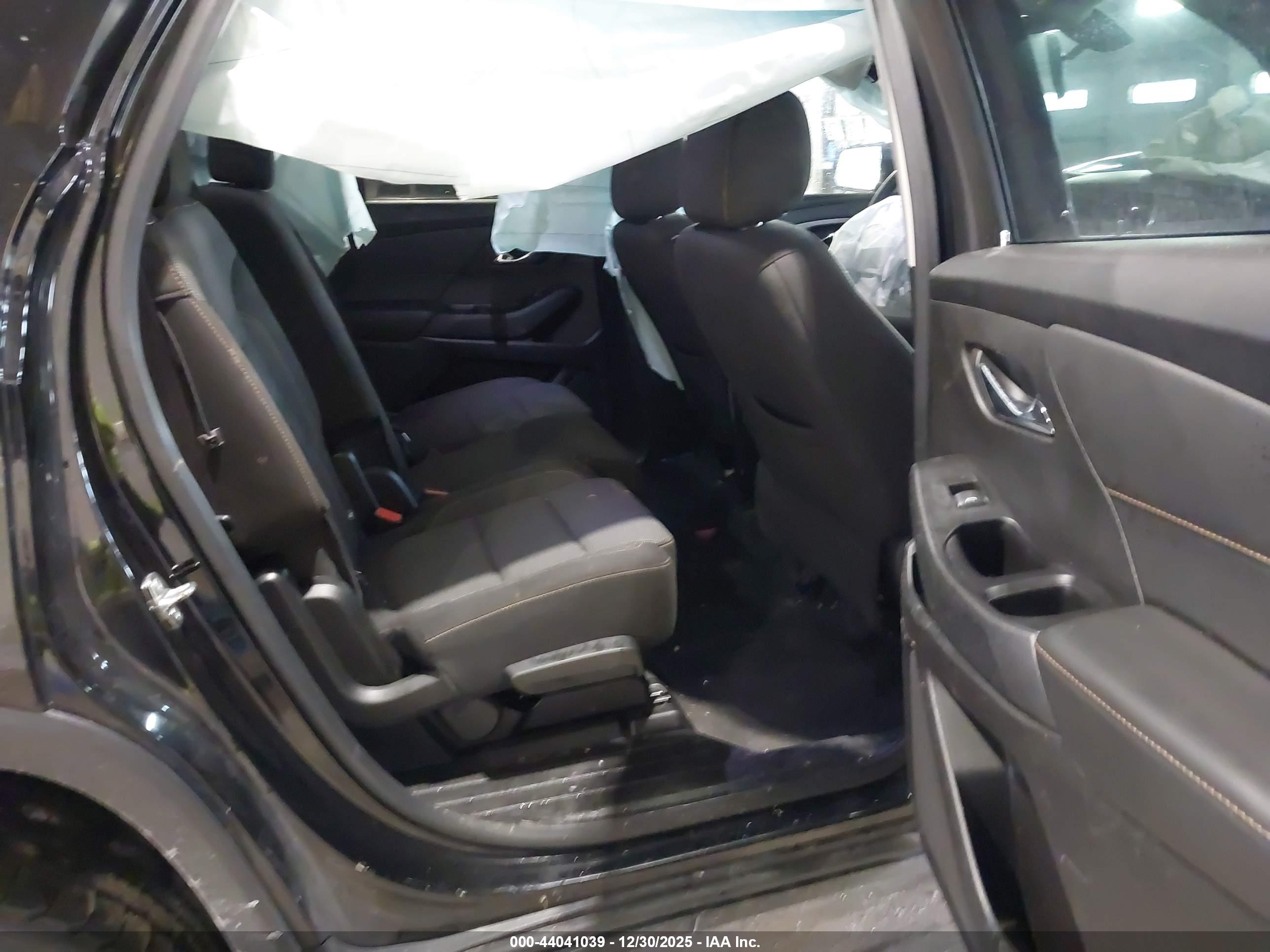 CHEVROLET TRAVERSE image 8