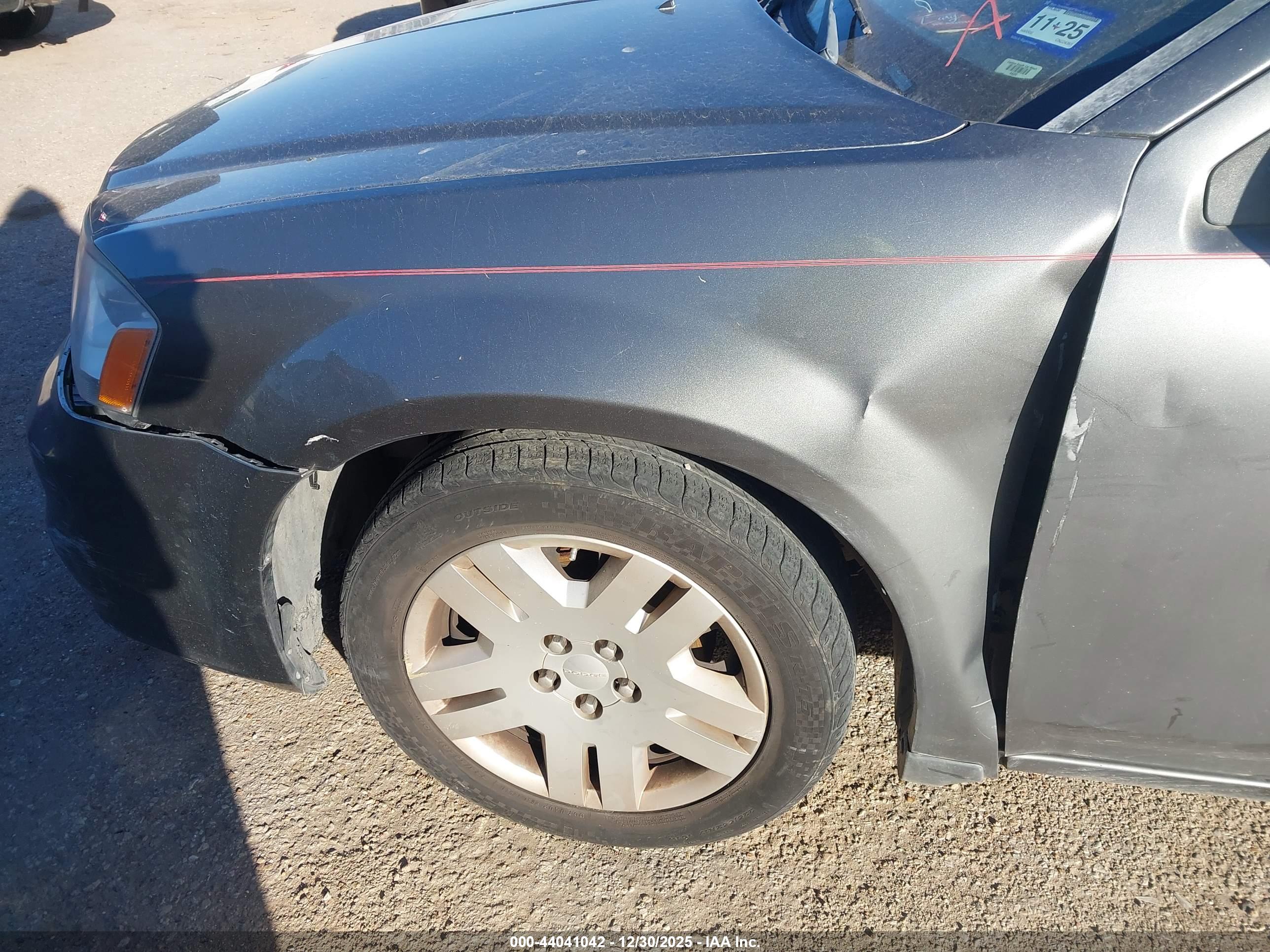 DODGE AVENGER image 6