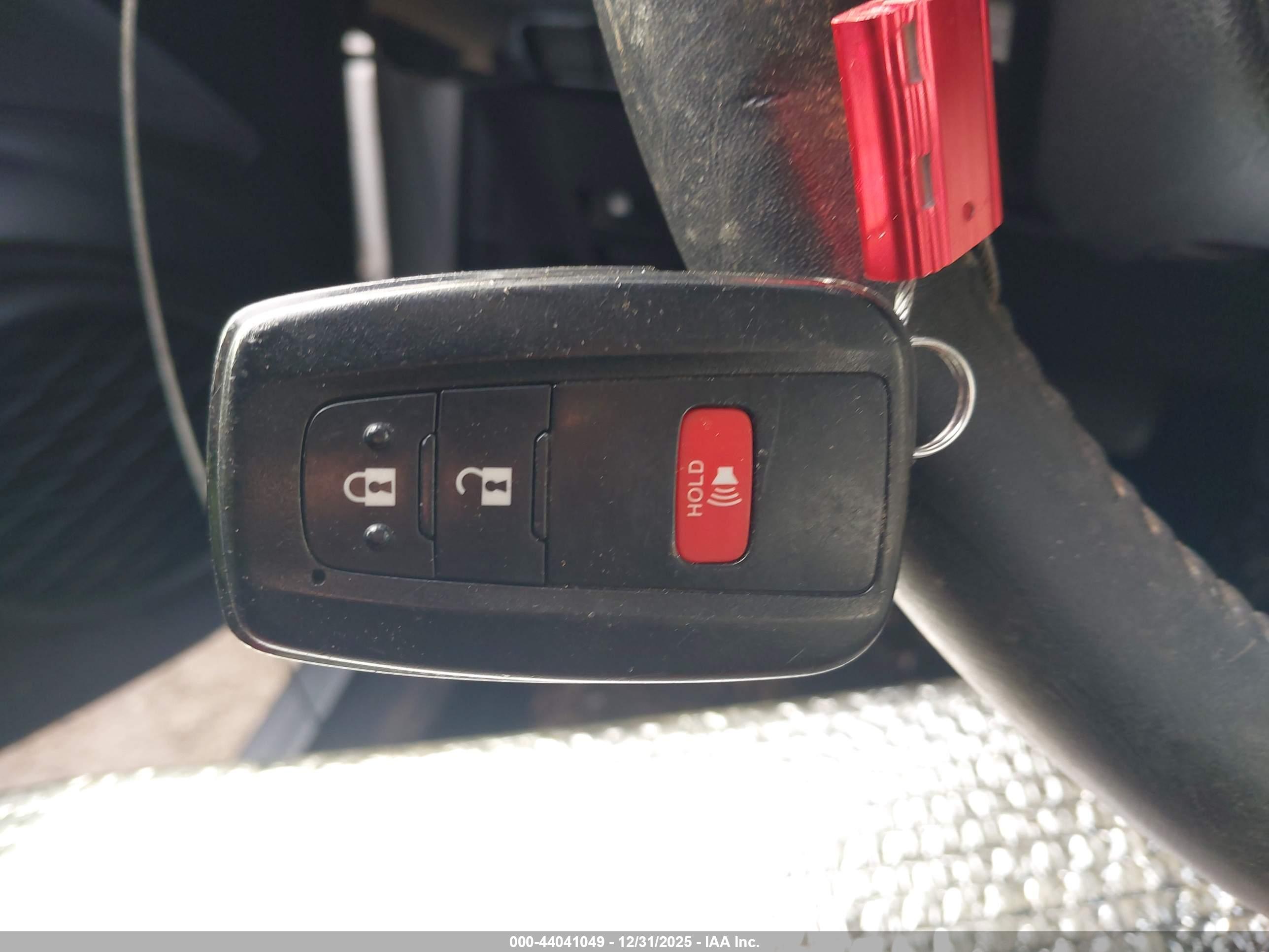 TOYOTA PRIUS image 11