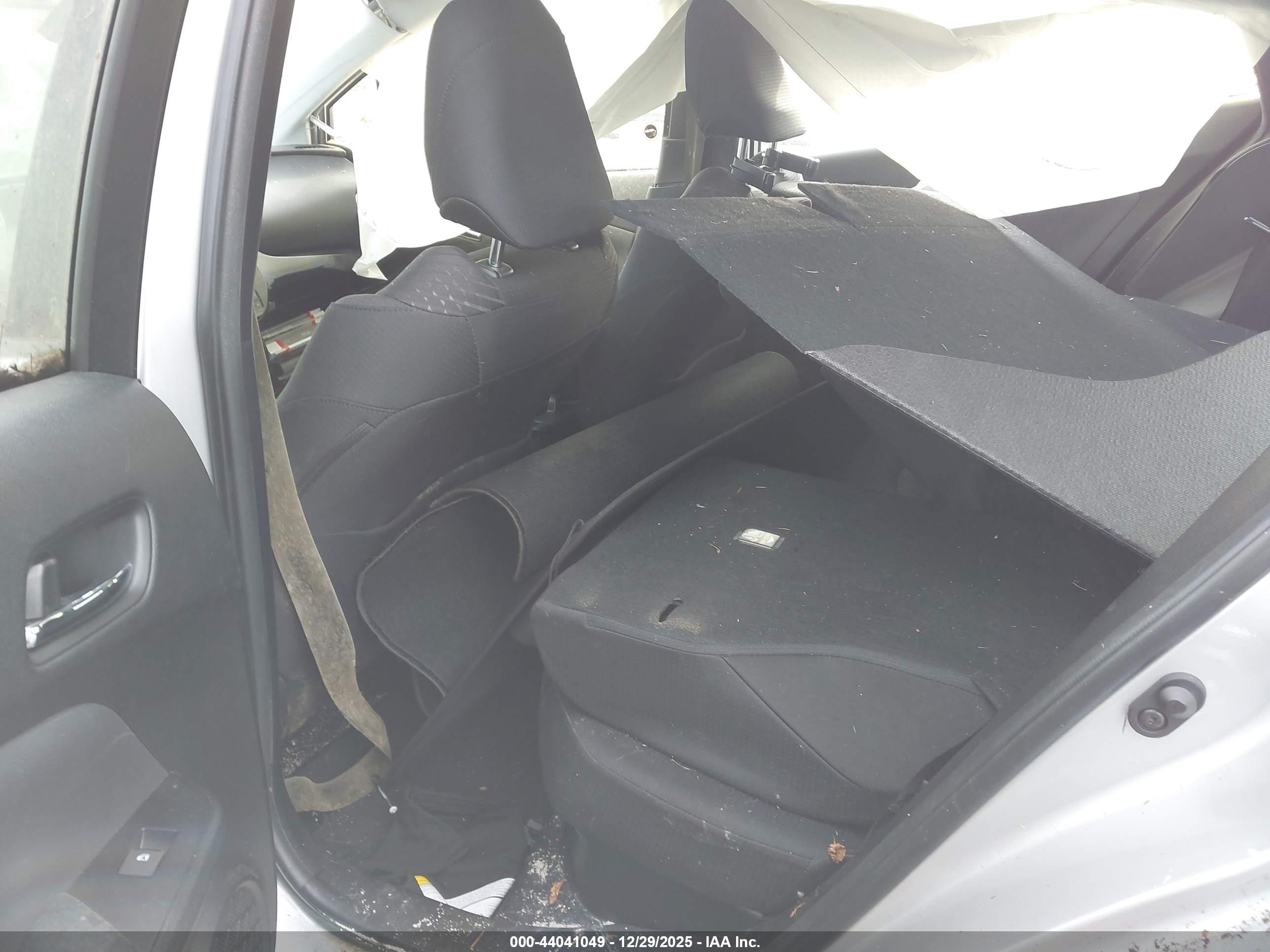TOYOTA PRIUS image 8