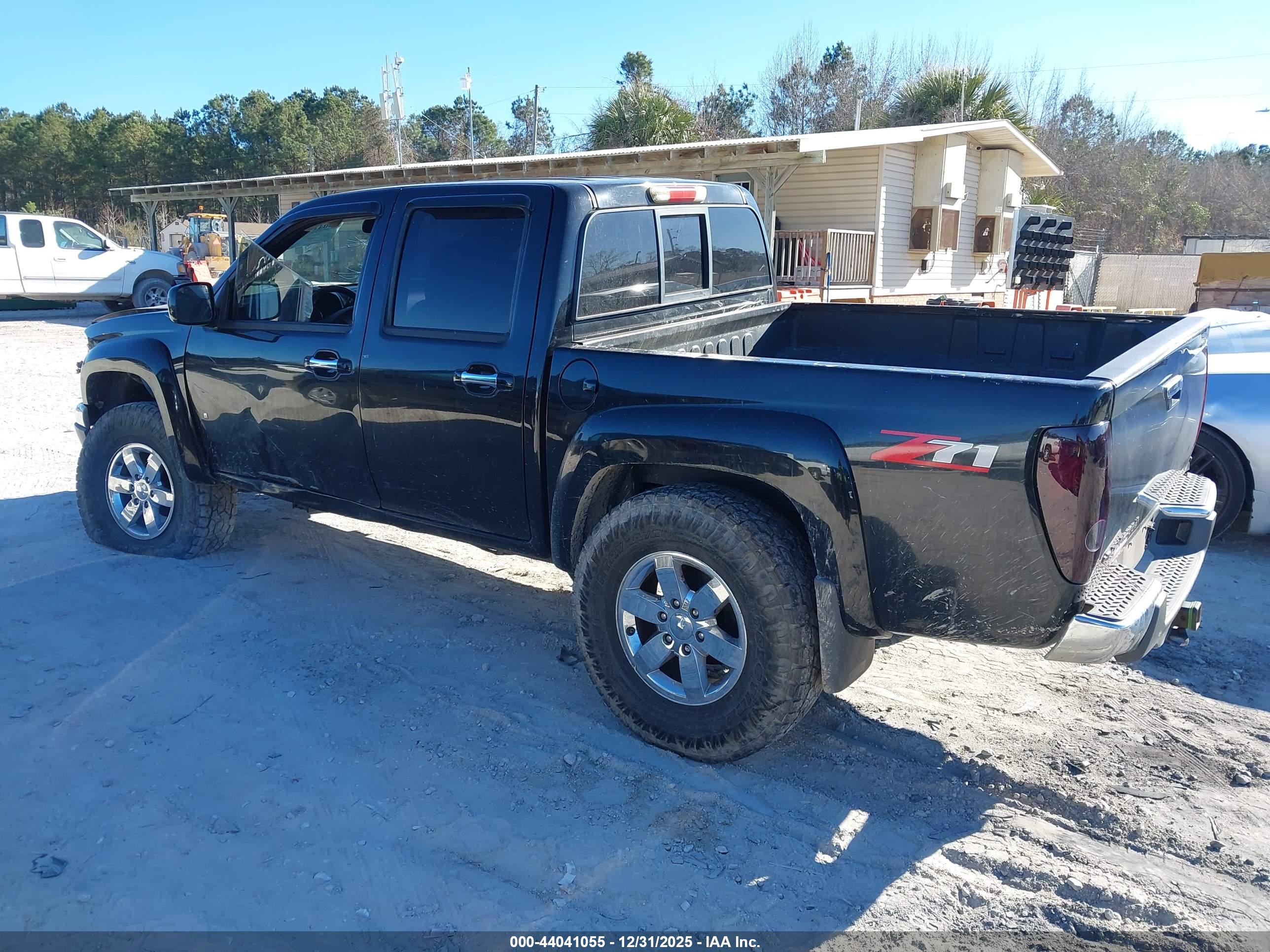 CHEVROLET COLORADO image 3