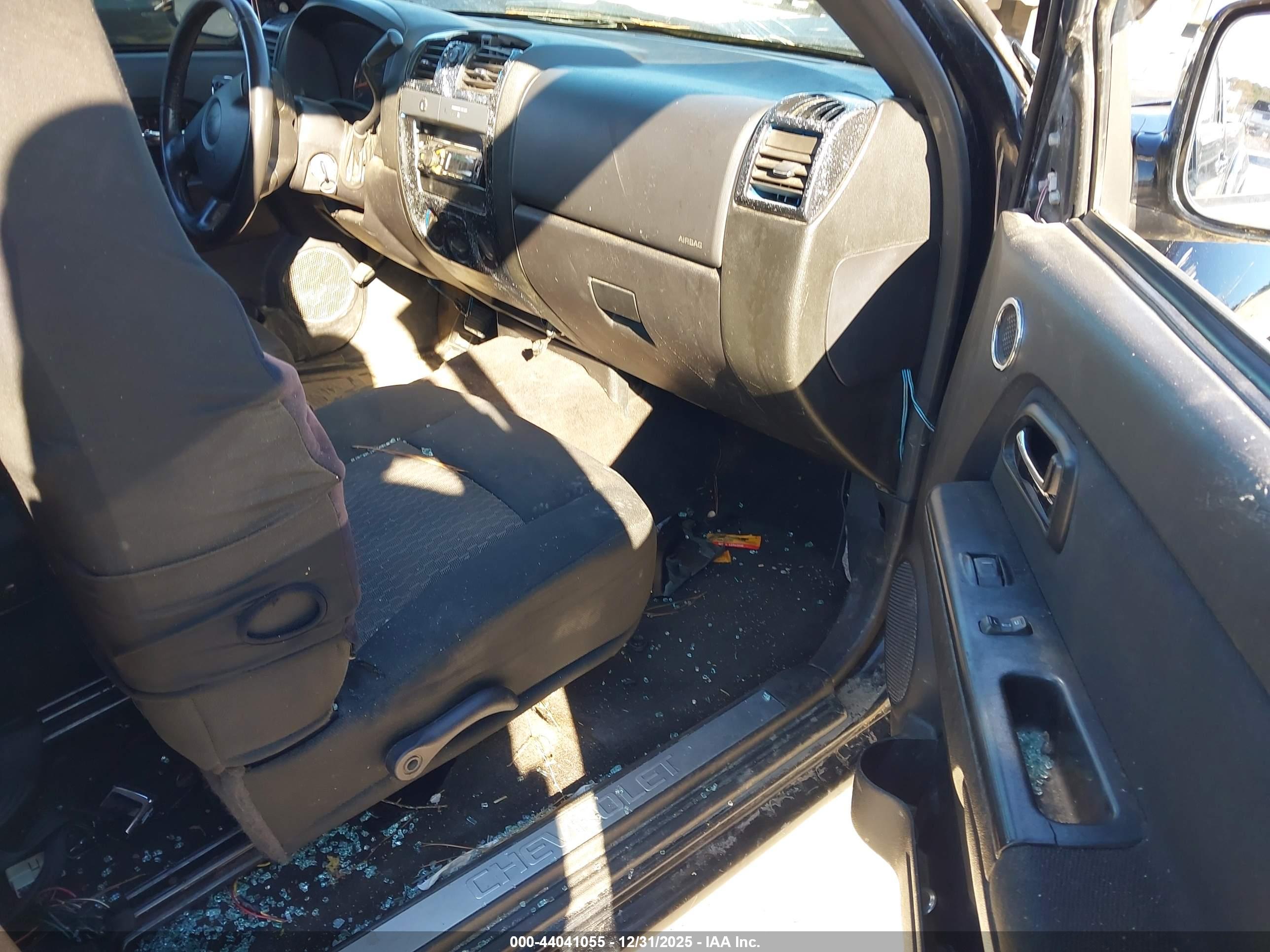 CHEVROLET COLORADO image 5