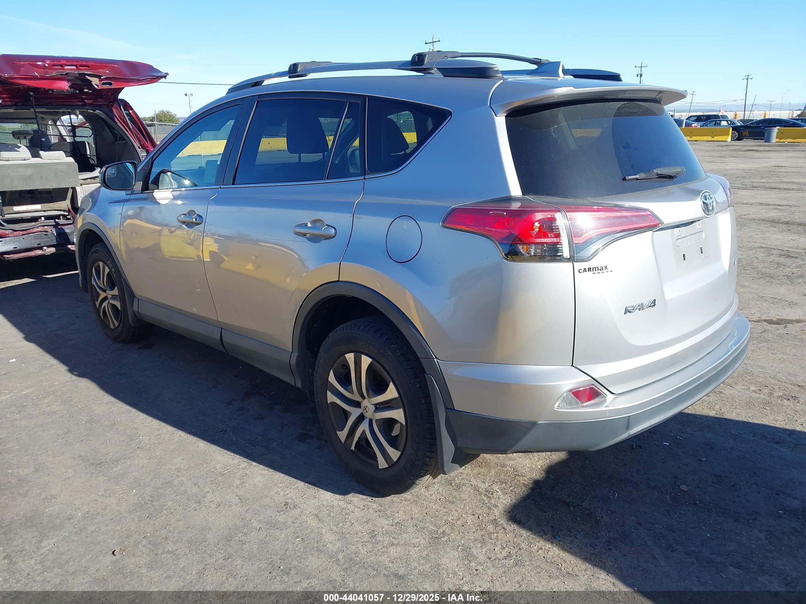 TOYOTA RAV4 image 3